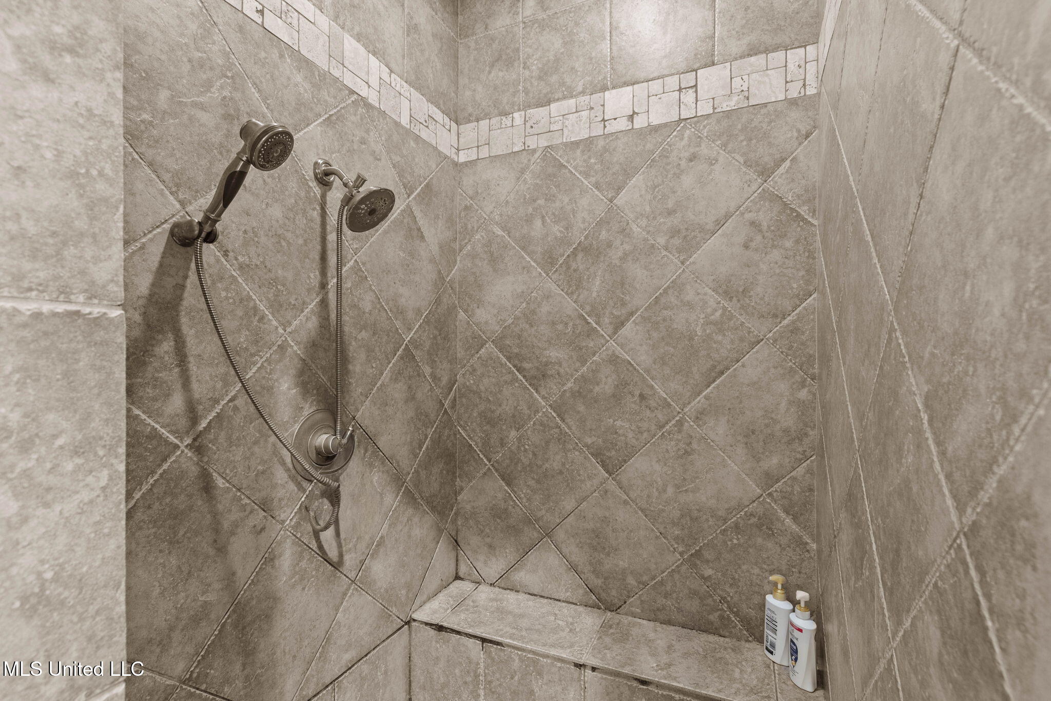 19 Devonshire Way Property Photo 43