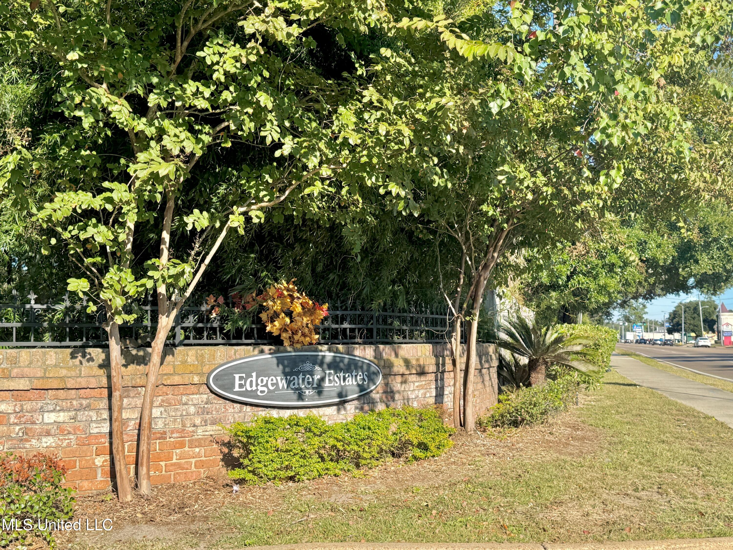 304 Fairview Drive Property Photo 2