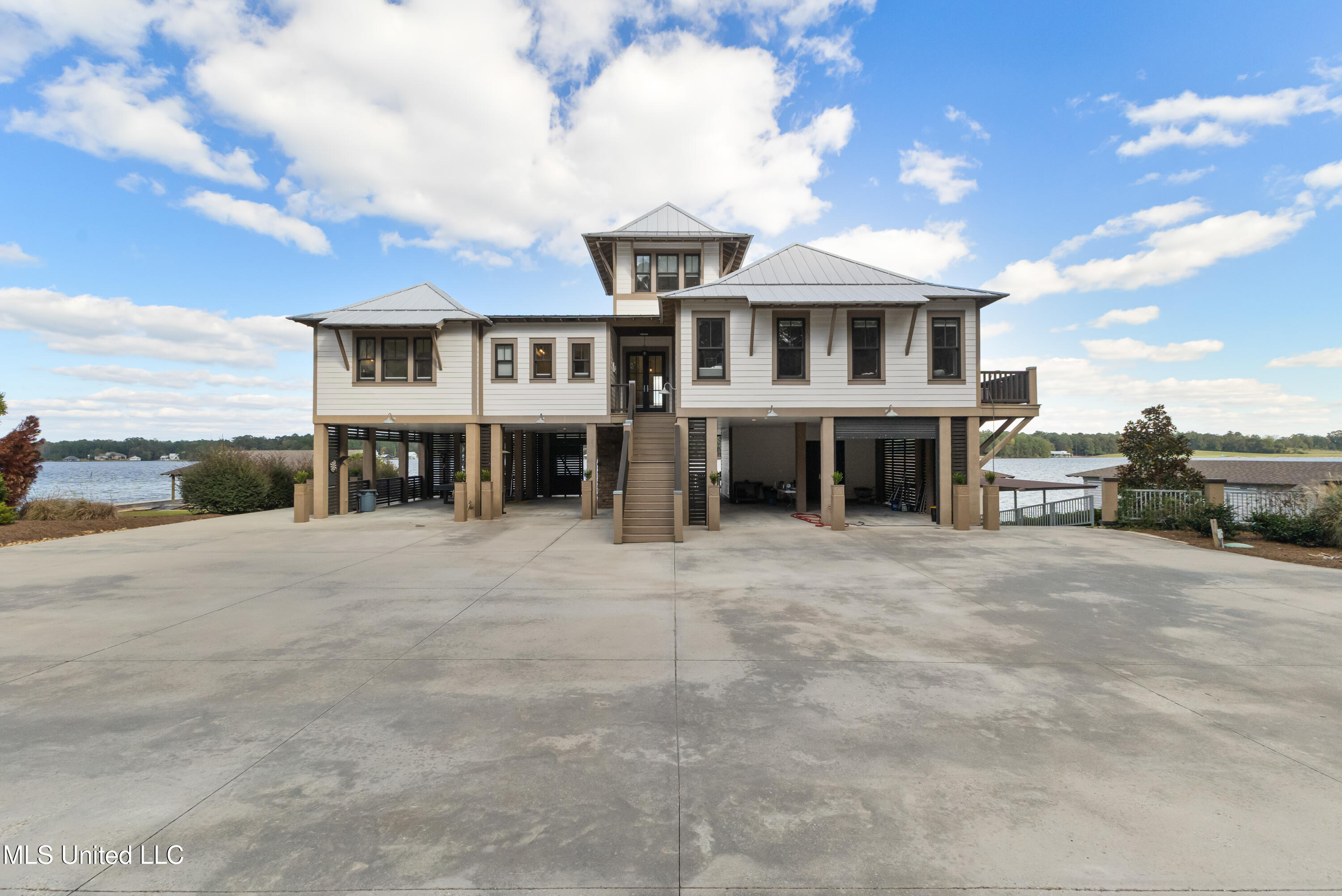 59 Log Wagon Trail Property Photo 2