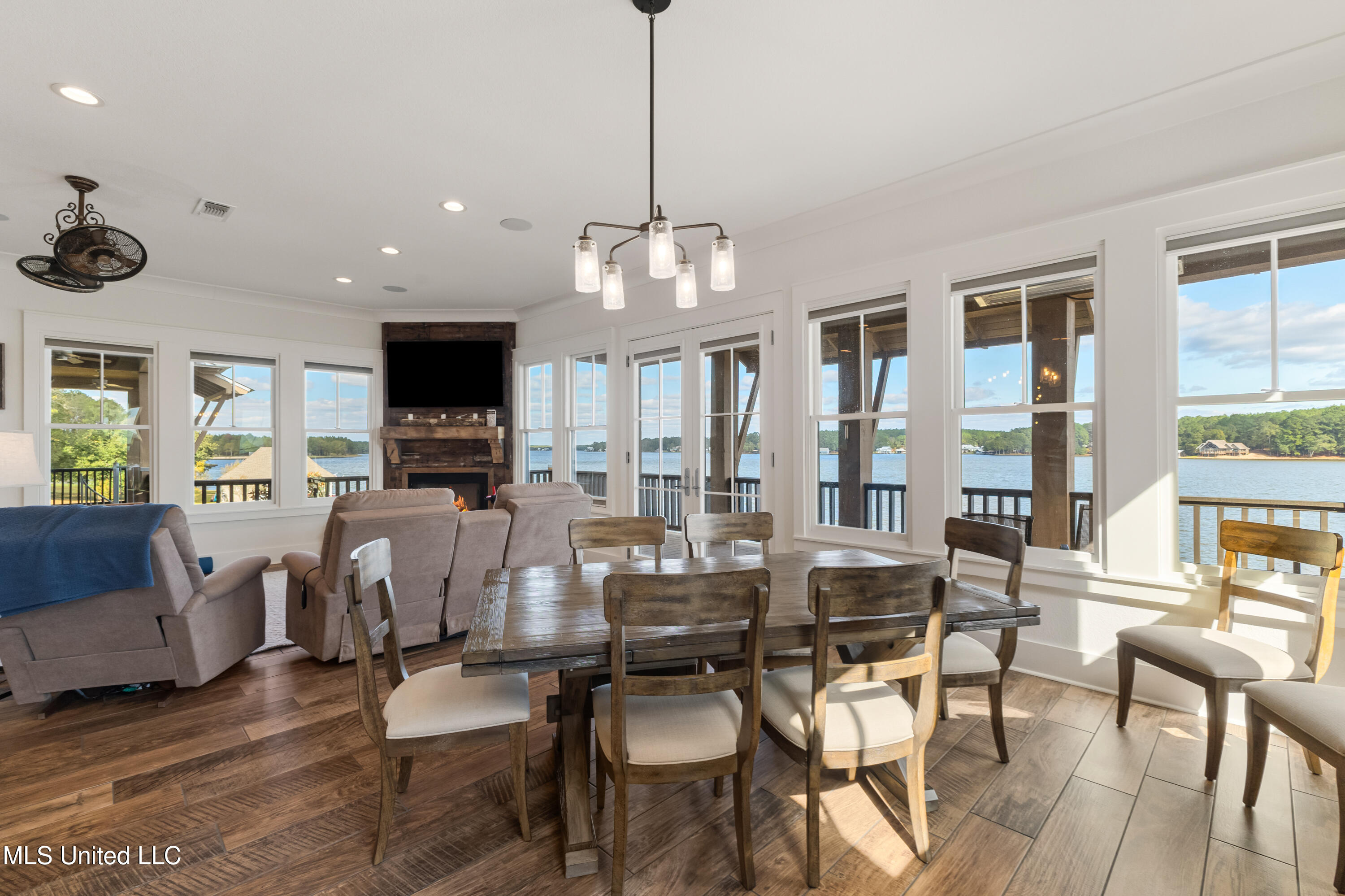 59 Log Wagon Trail Property Photo 12