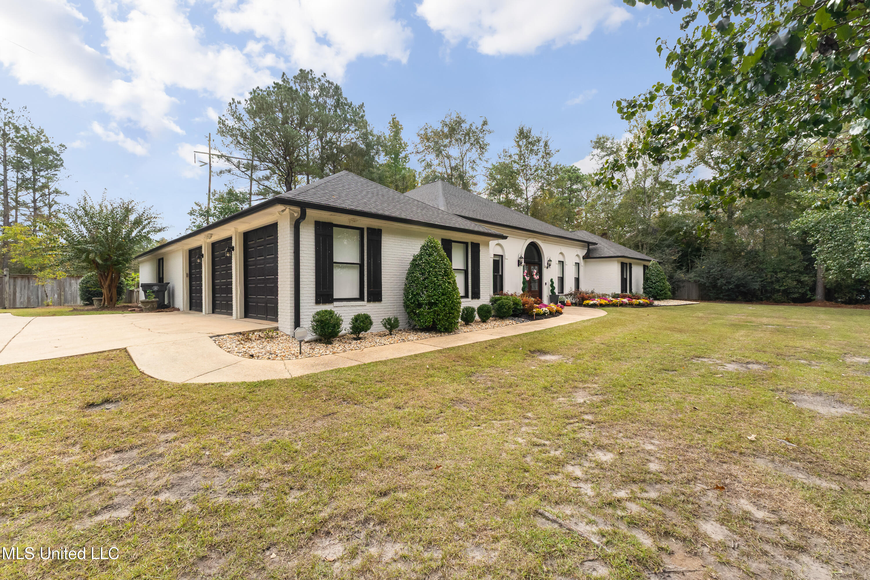 49 Canebrake Boulevard Property Photo 3