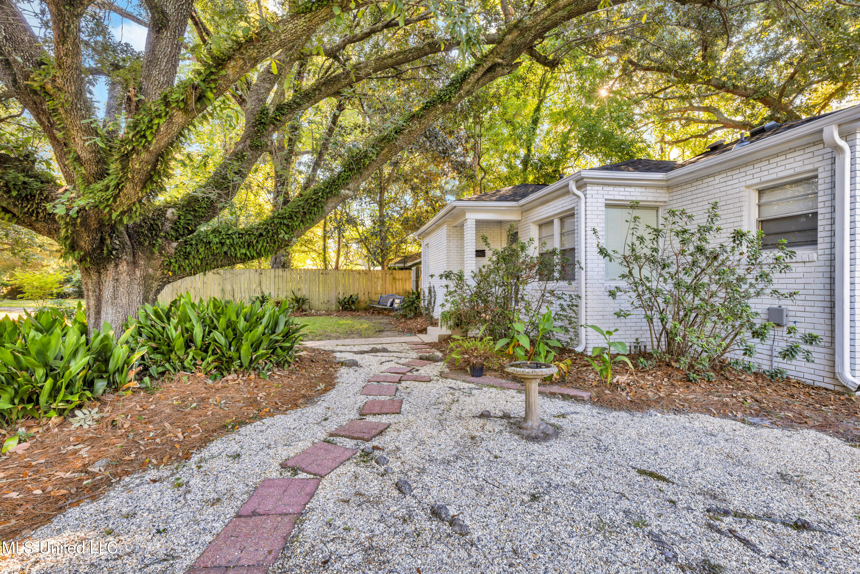 921 Wanda Place Property Photo 4