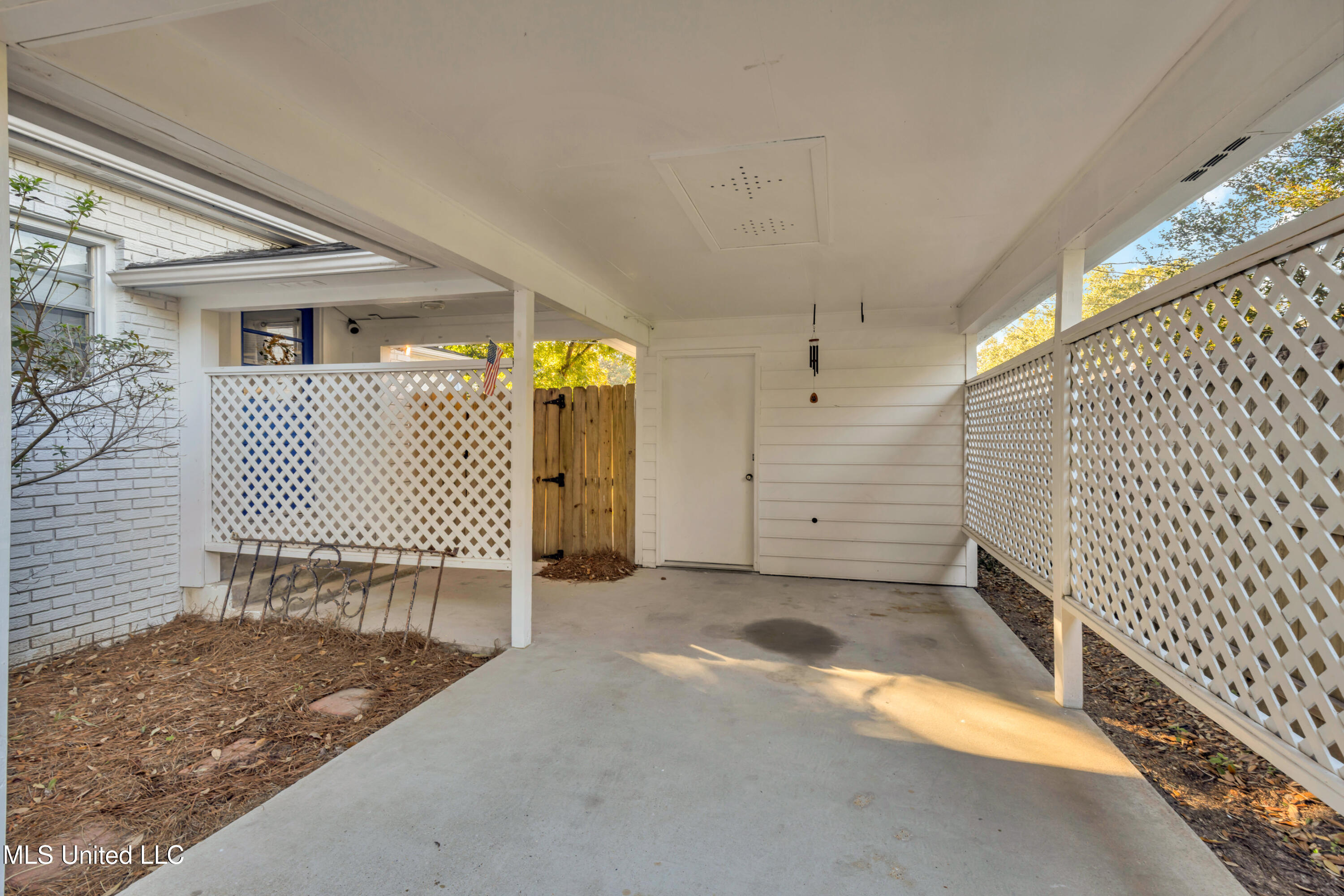 921 Wanda Place Property Photo 6