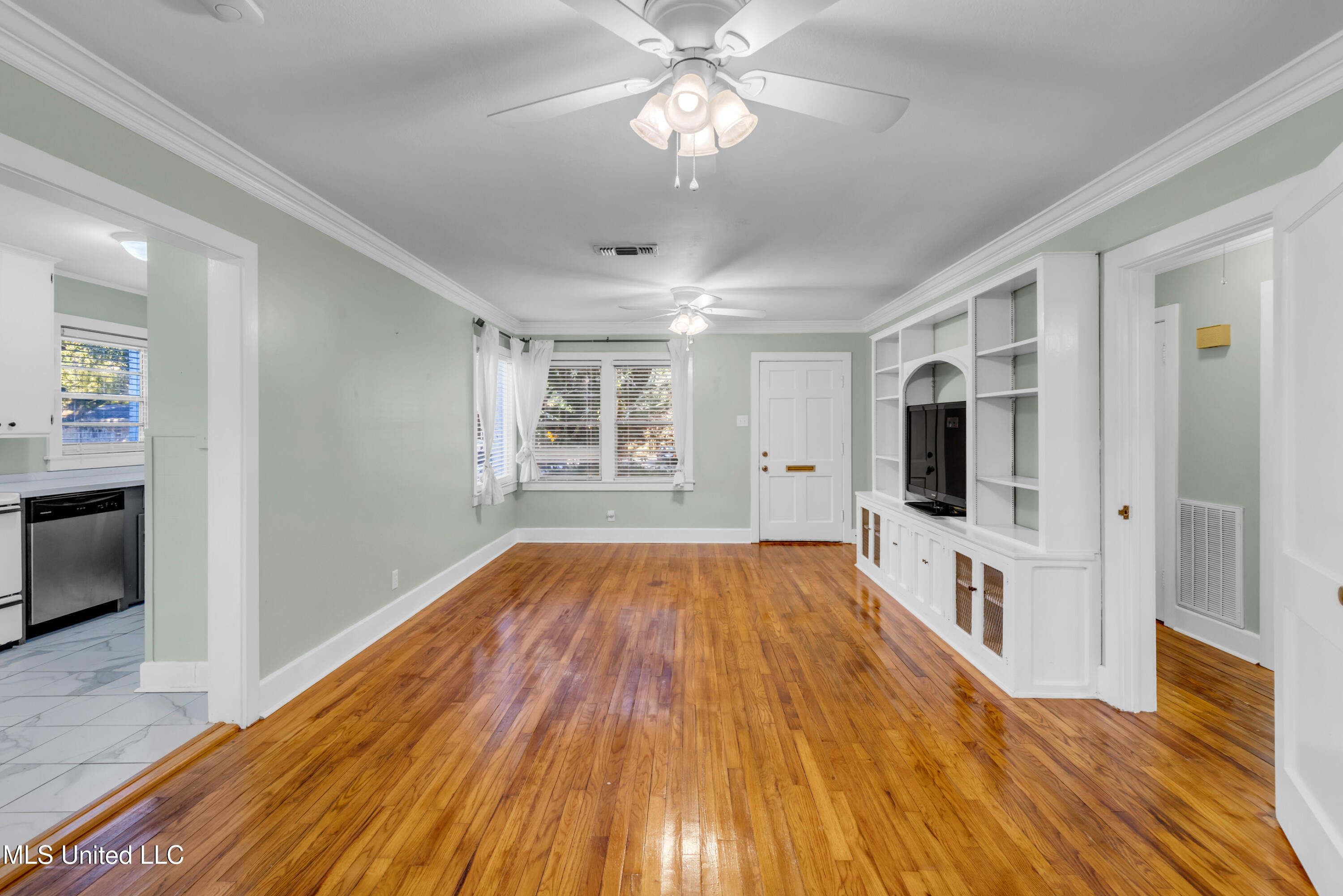 921 Wanda Place Property Photo 8