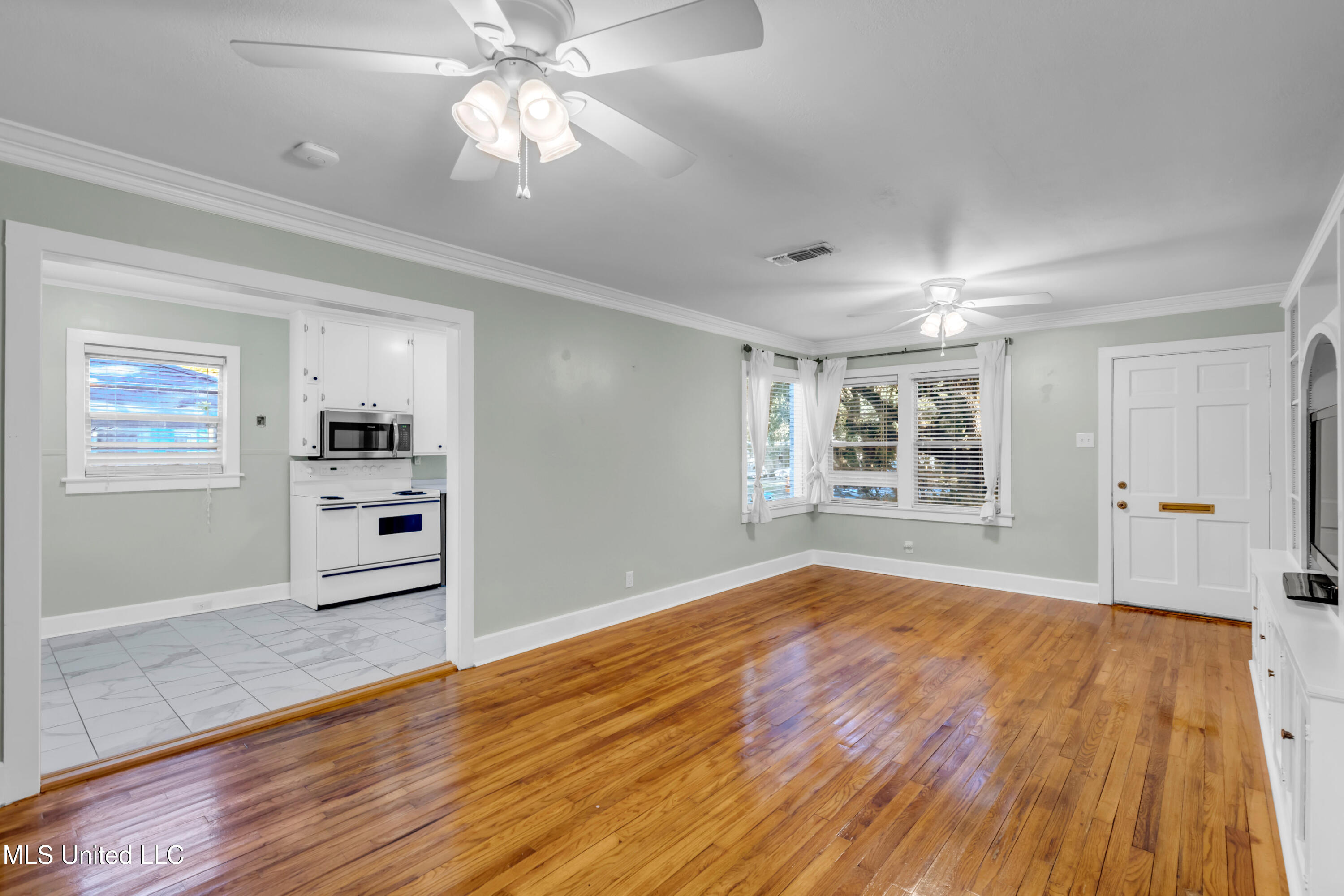 921 Wanda Place Property Photo 9