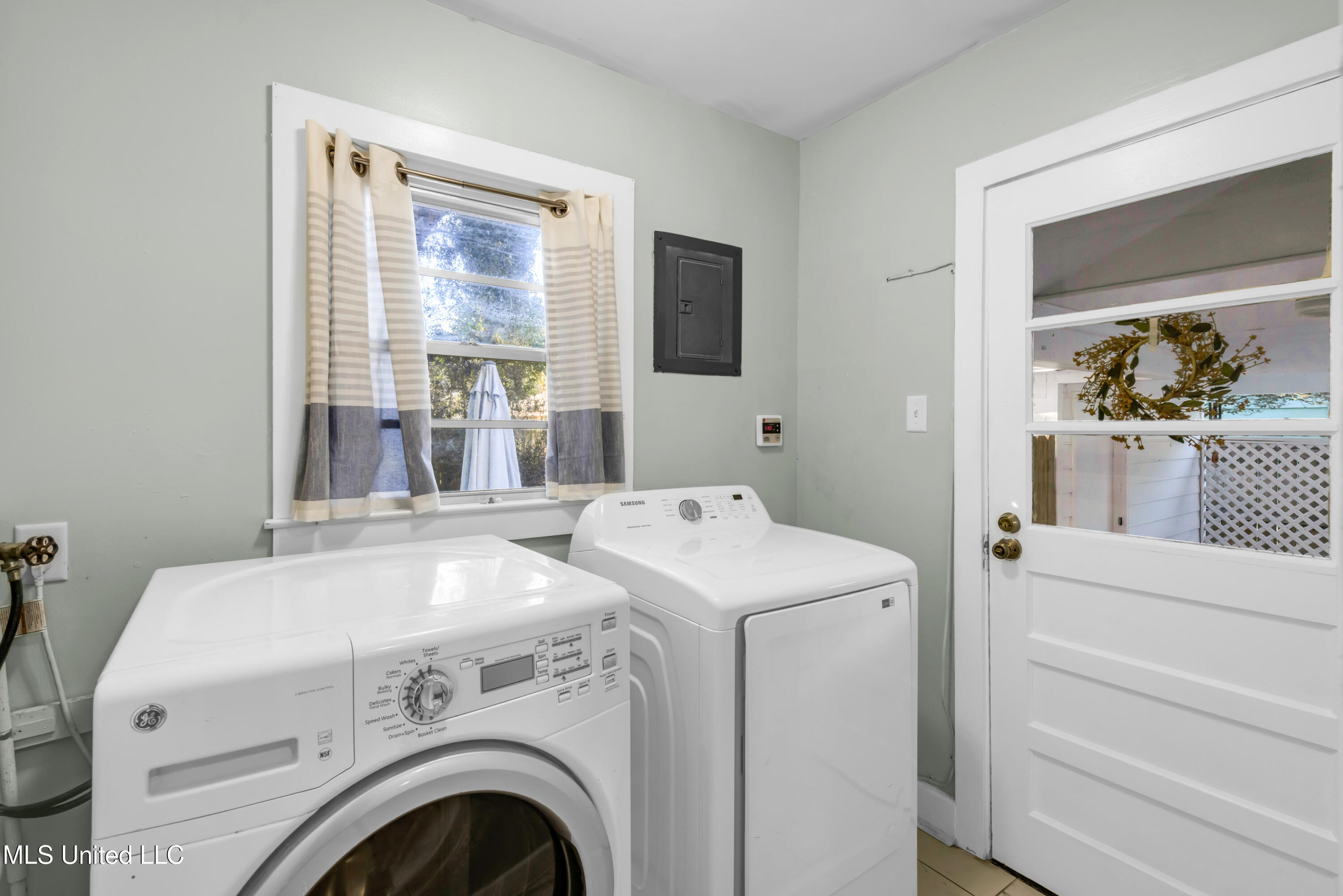 921 Wanda Place Property Photo 24