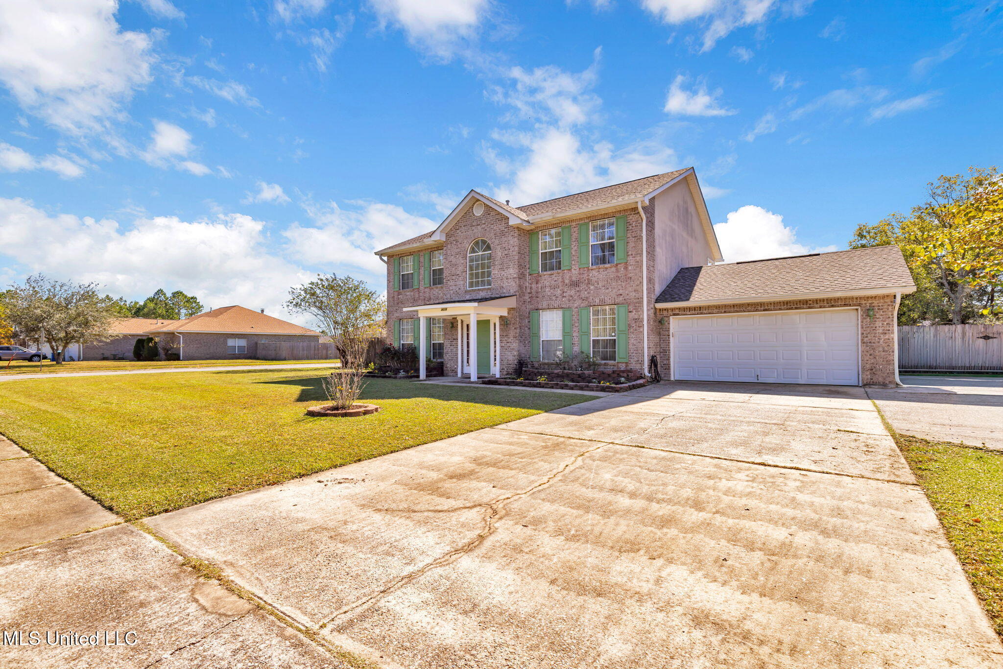 4608 Pinehaven Drive Property Photo 1