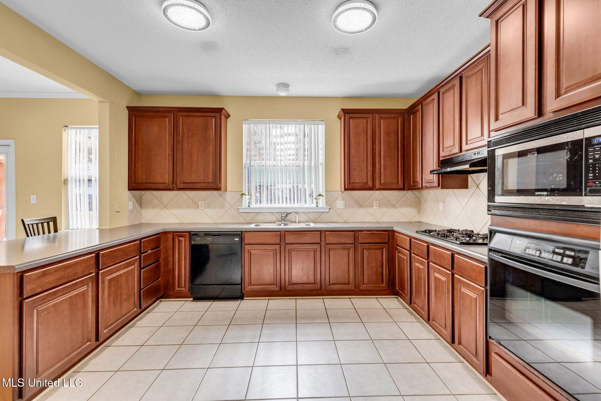 4608 Pinehaven Drive Property Photo 4