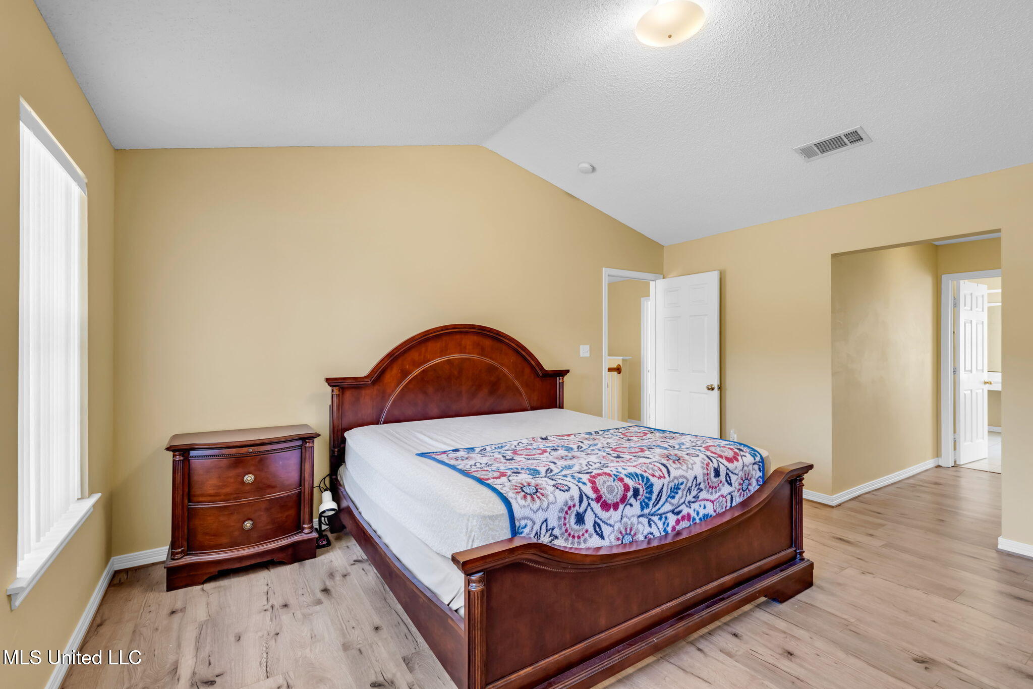 4608 Pinehaven Drive Property Photo 5