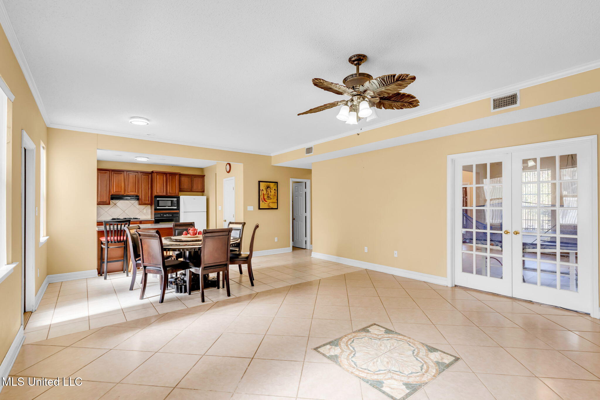 4608 Pinehaven Drive Property Photo 7