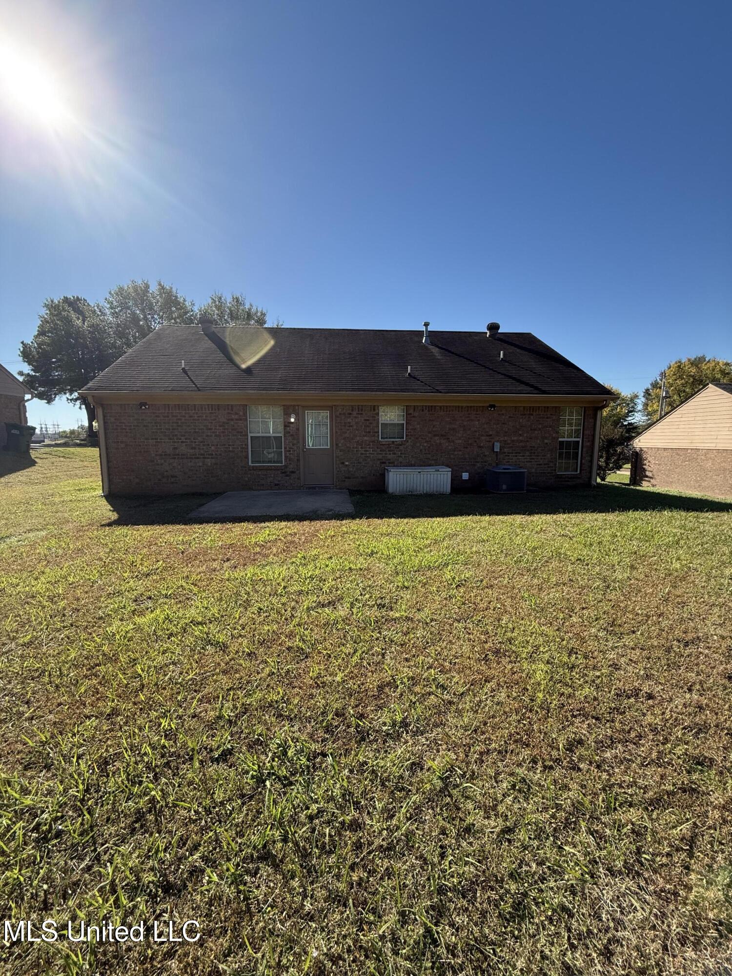 1766 Dorchester Drive Property Photo 3