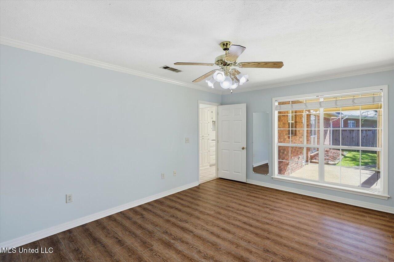 301 Garden Drive Property Photo 12