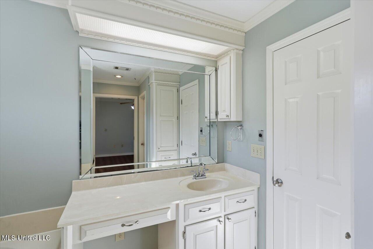 301 Garden Drive Property Photo 13