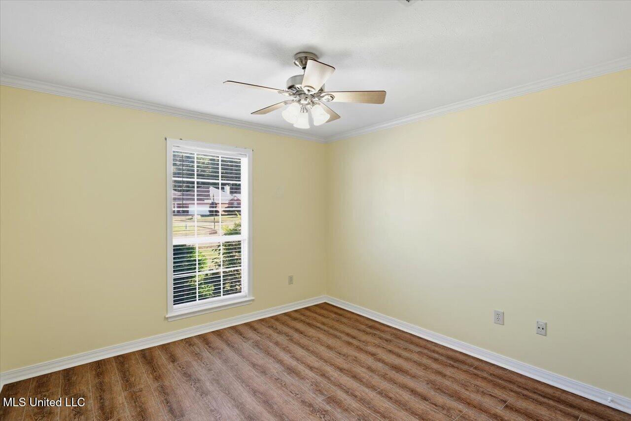 301 Garden Drive Property Photo 18