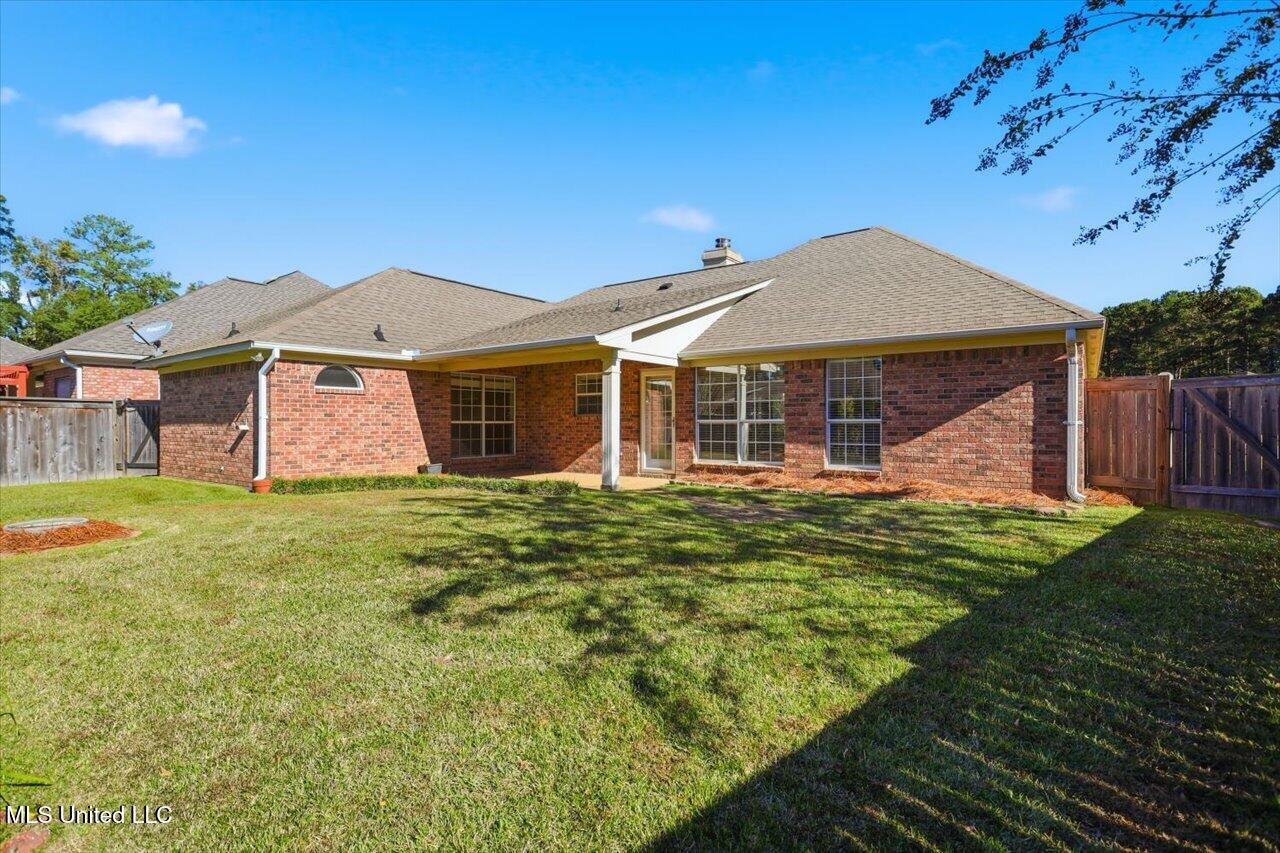 301 Garden Drive Property Photo 23