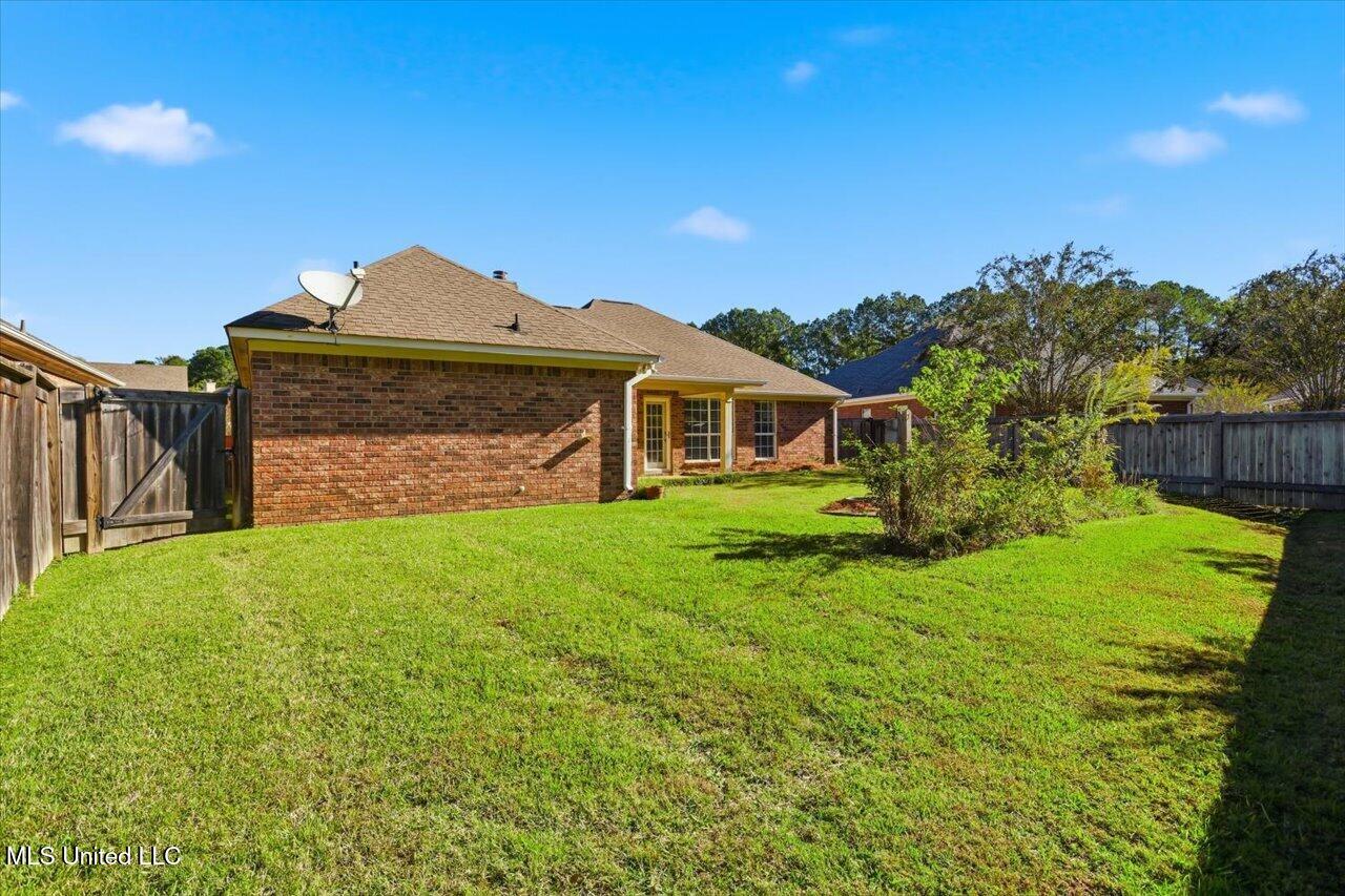 301 Garden Drive Property Photo 24