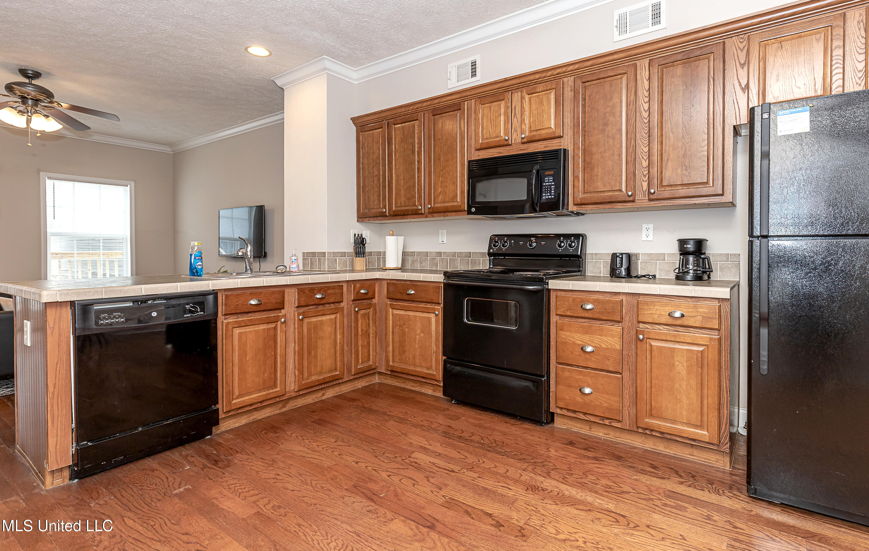 611 Peach Street Property Photo 6