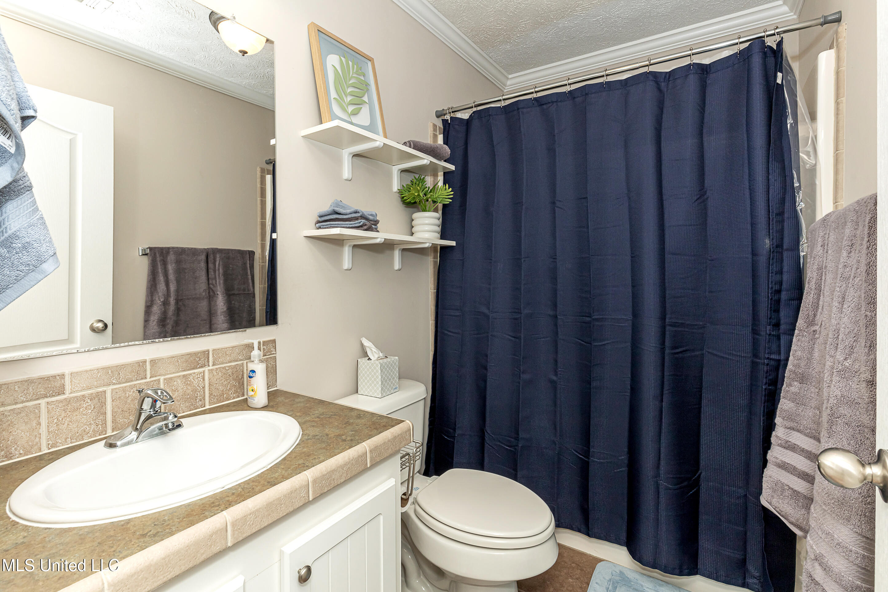 611 Peach Street Property Photo 8