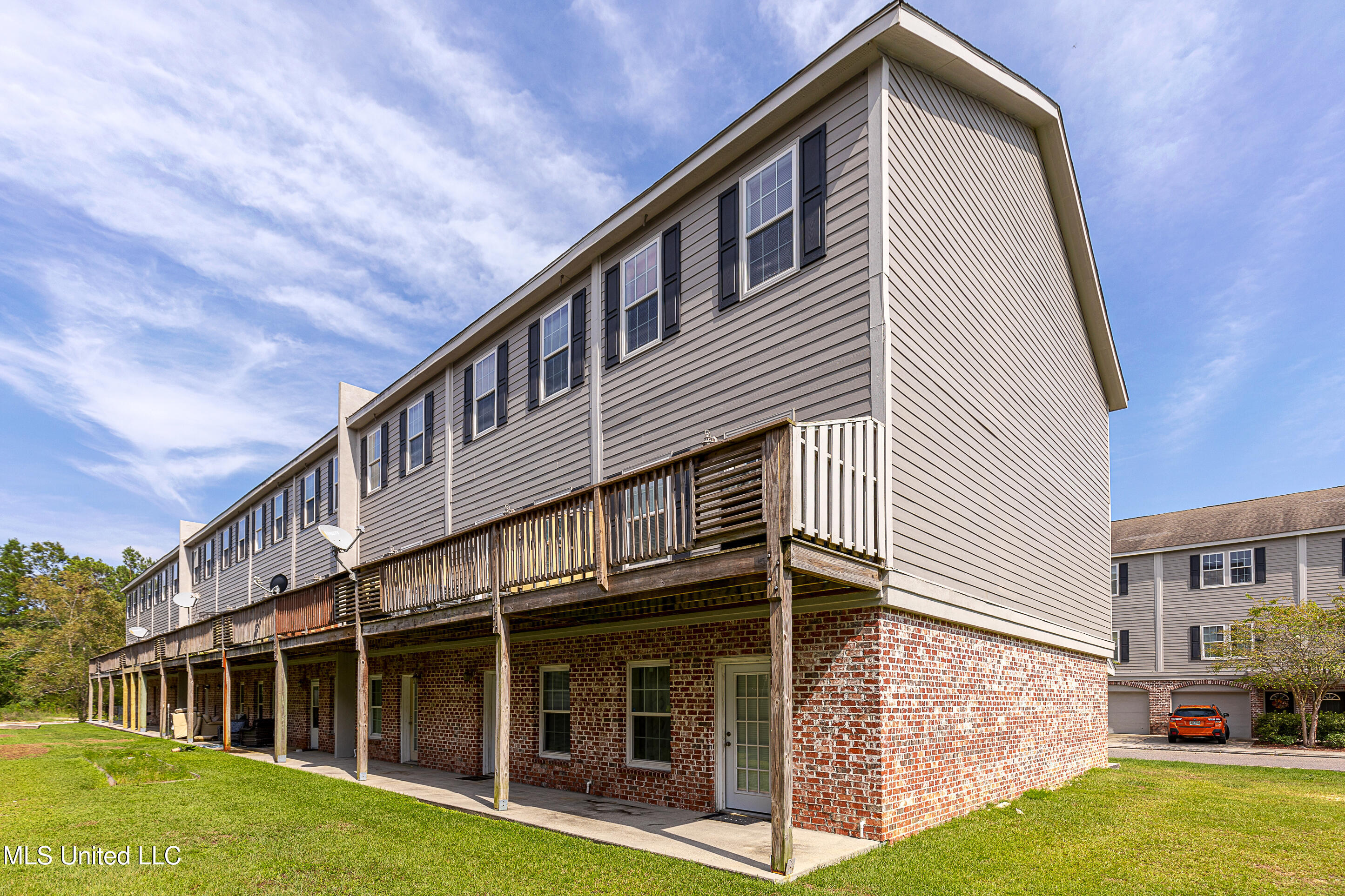 611 Peach Street Property Photo 12