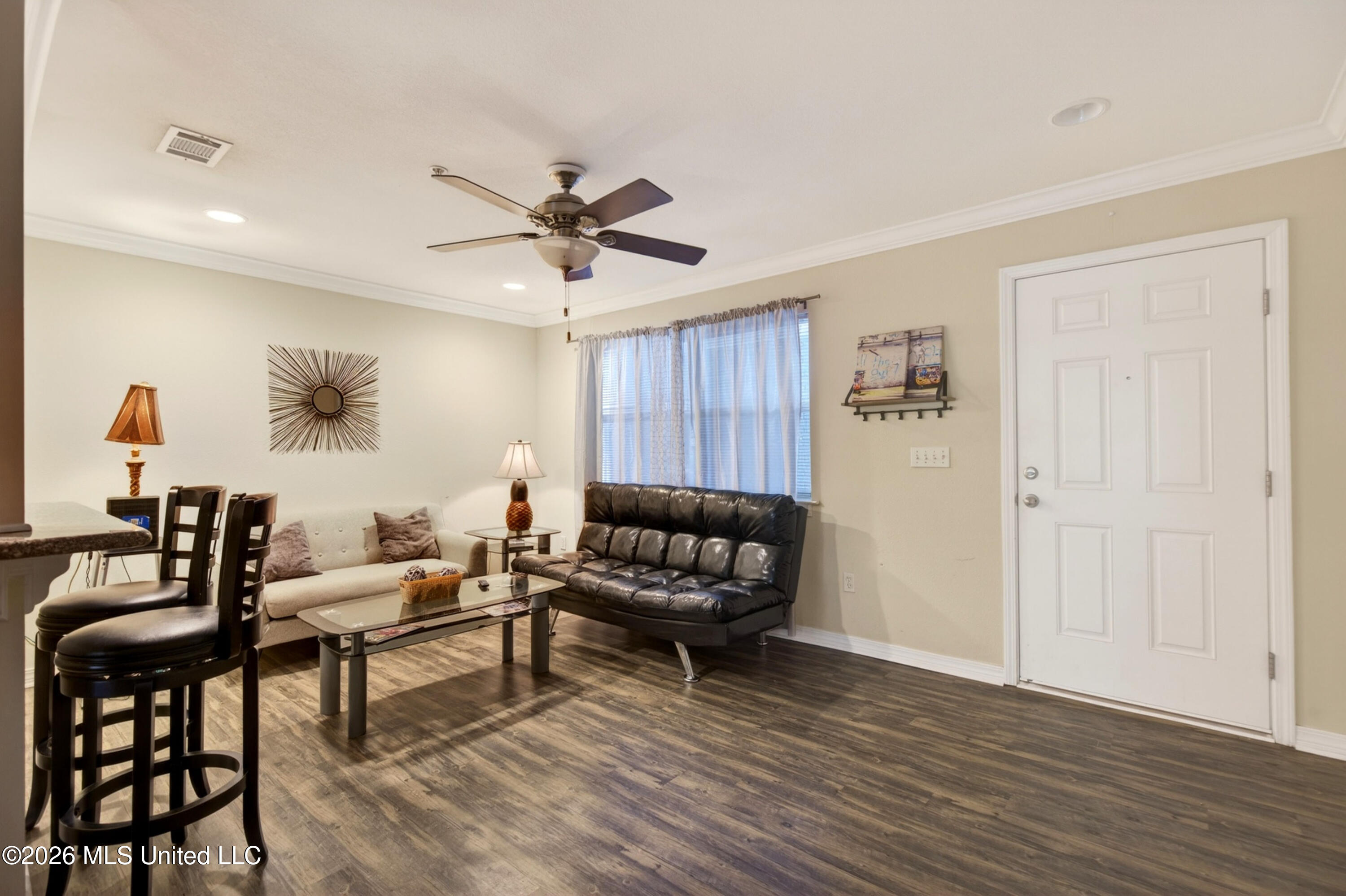 1282 Beach Boulevard Property Photo 3