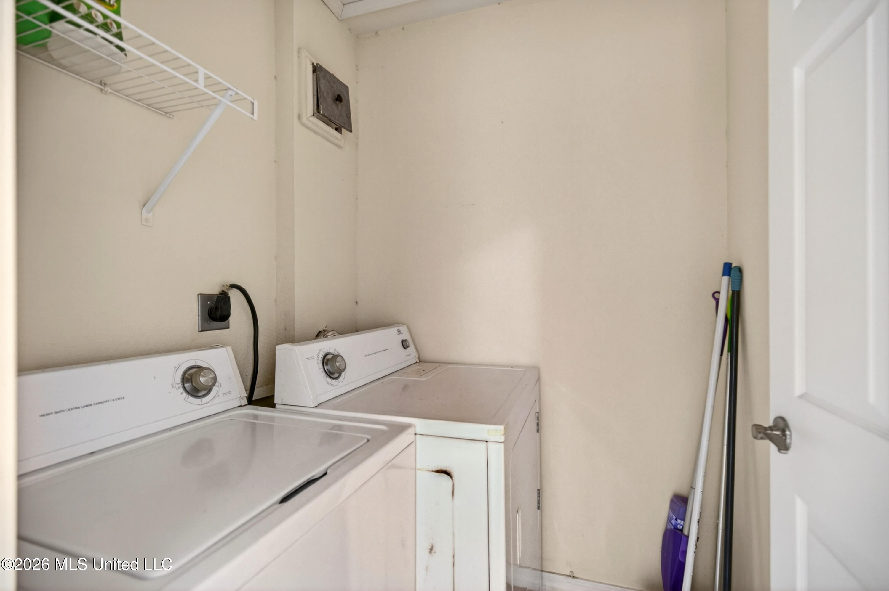 1282 Beach Boulevard Property Photo 9