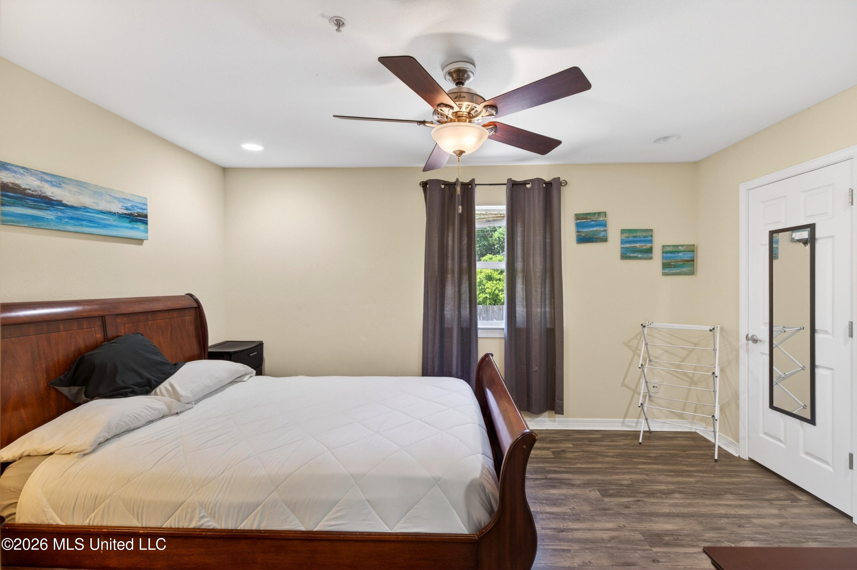 1282 Beach Boulevard Property Photo 10