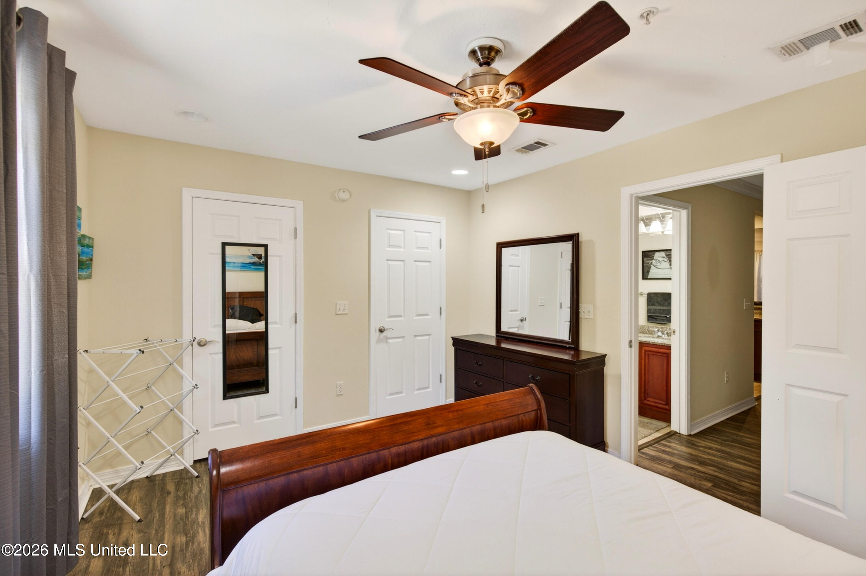 1282 Beach Boulevard Property Photo 12