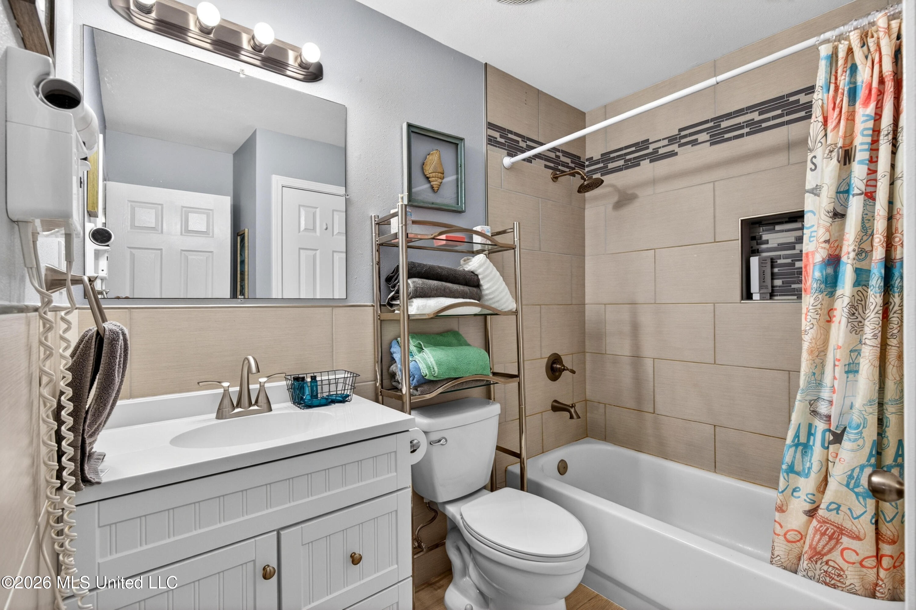 1664 Beach Boulevard Property Photo 10