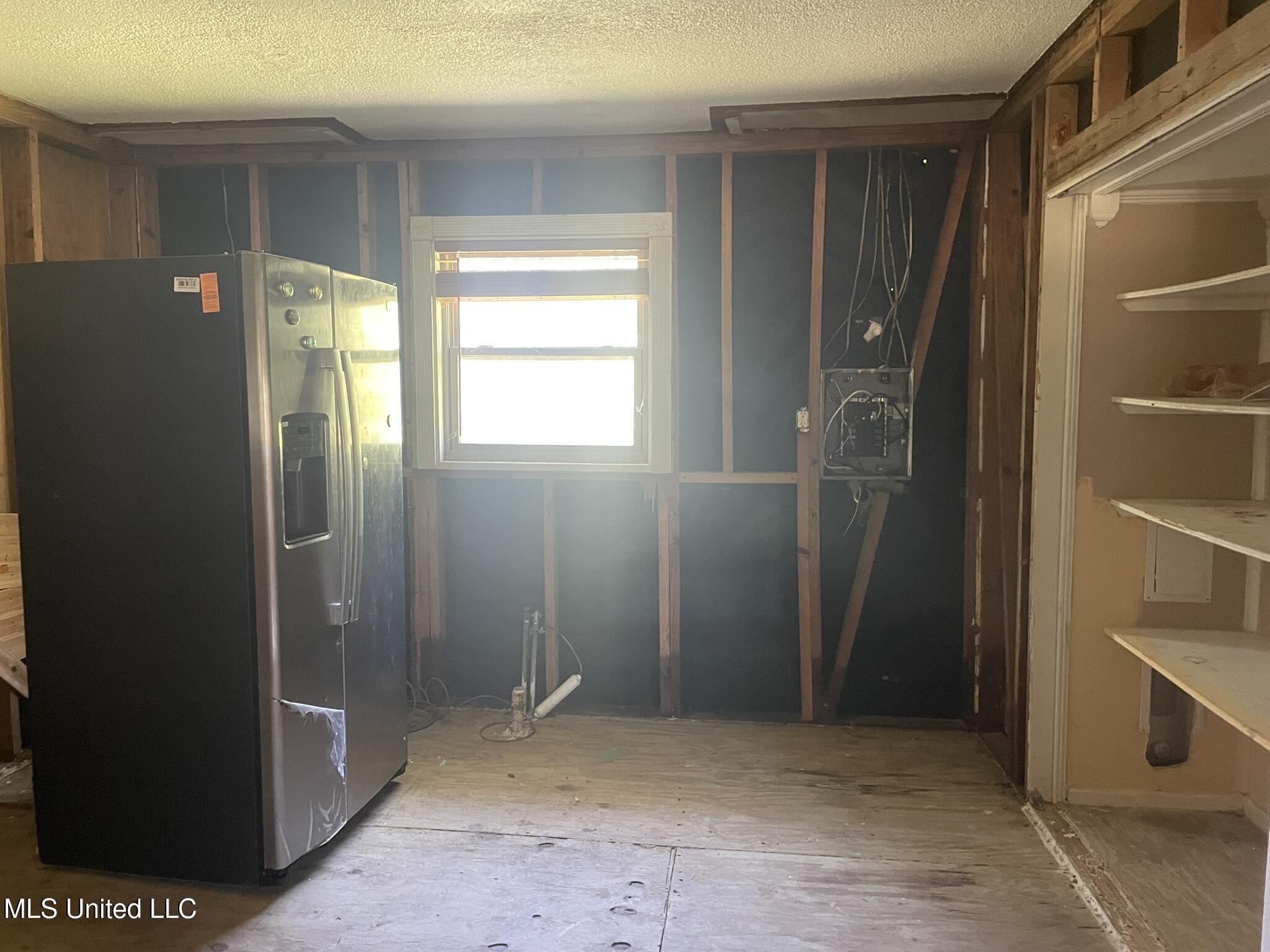 10487 Allen Road Property Photo 4