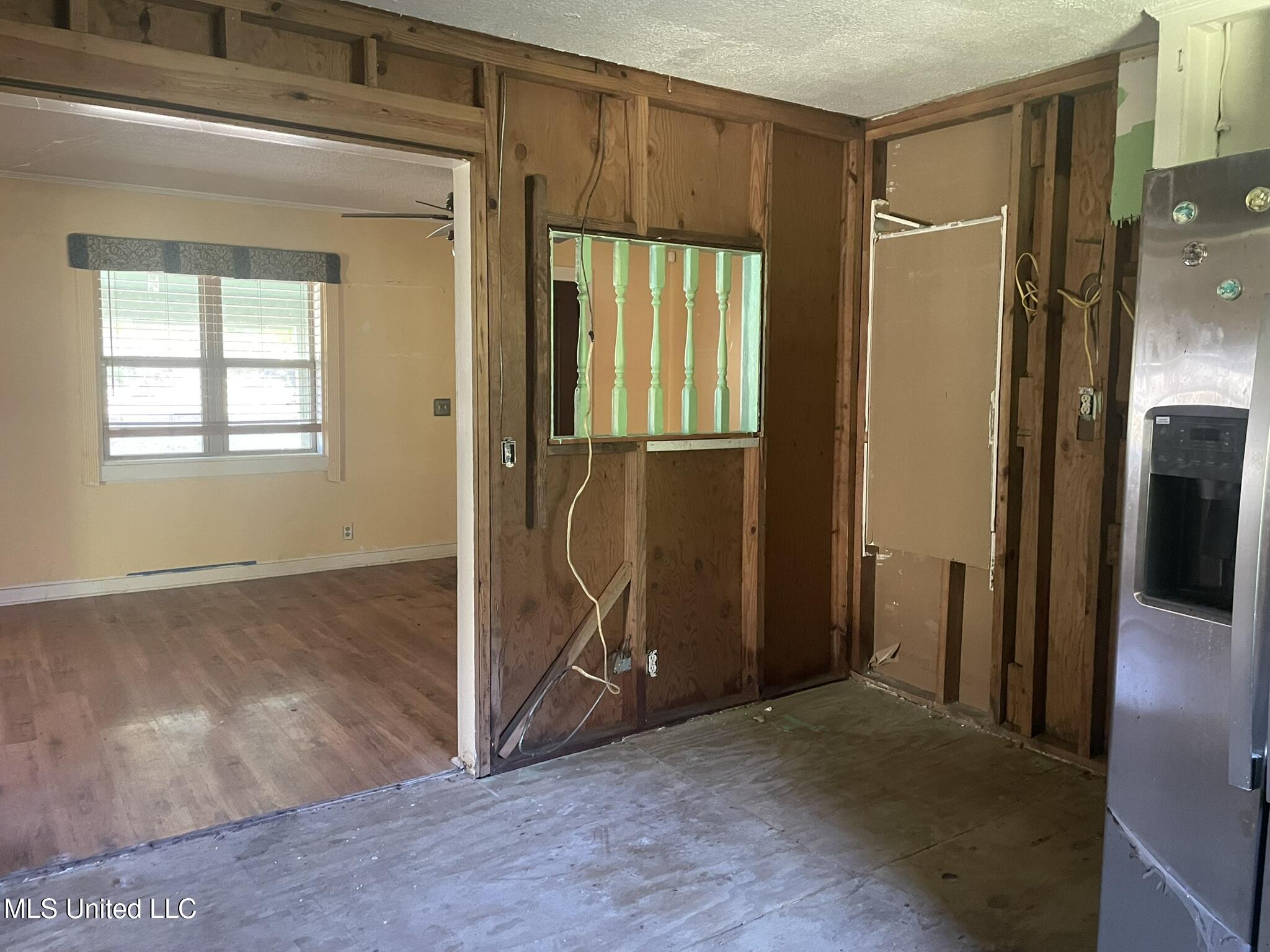 10487 Allen Road Property Photo 5