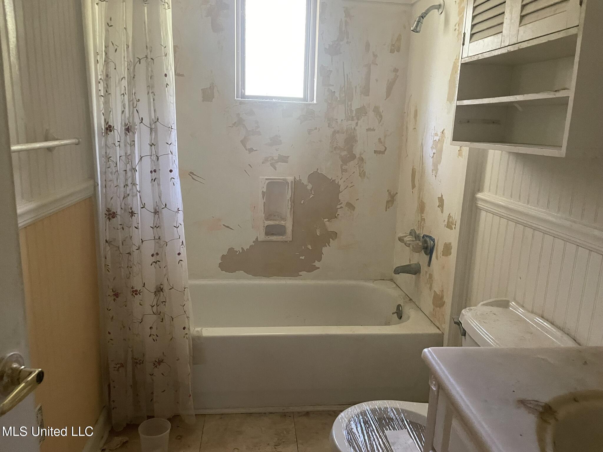 10487 Allen Road Property Photo 7