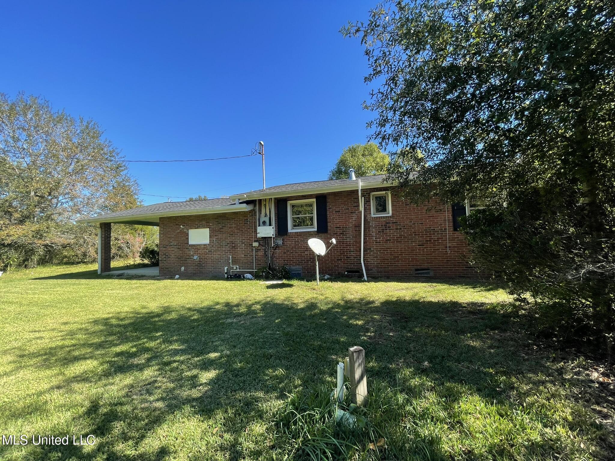 10487 Allen Road Property Photo 9