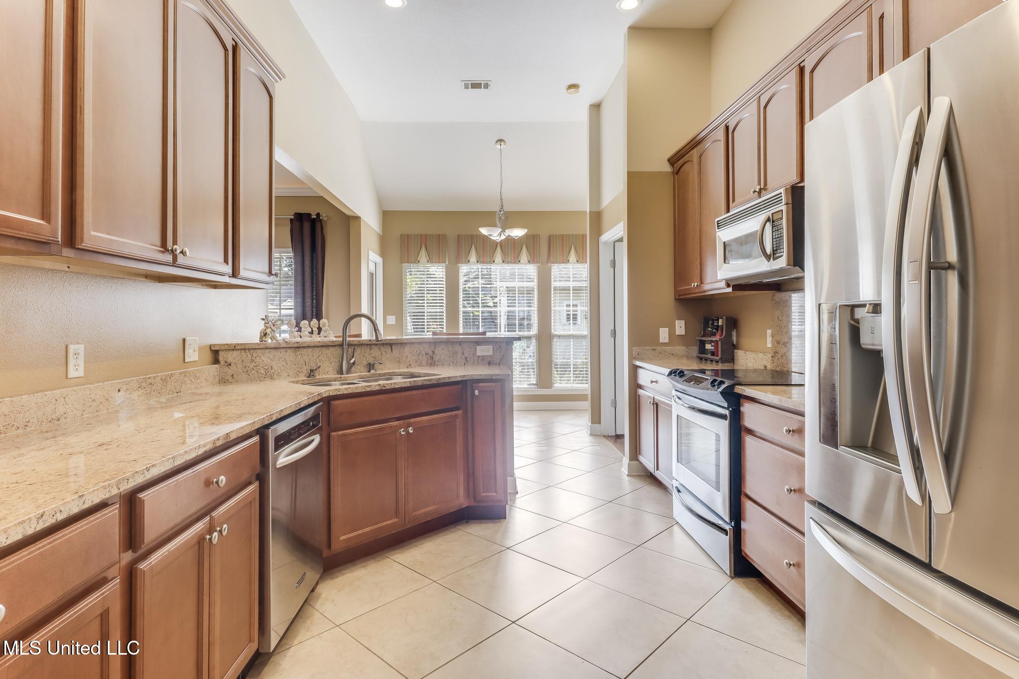 7621 Falcon Circle Property Photo 11