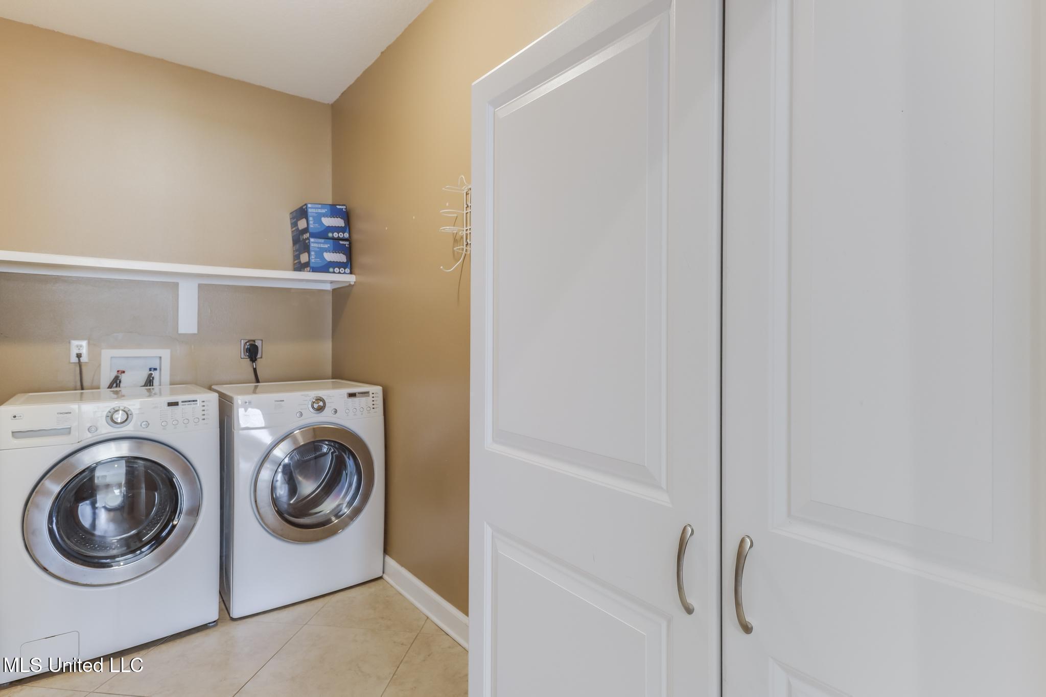 7621 Falcon Circle Property Photo 12