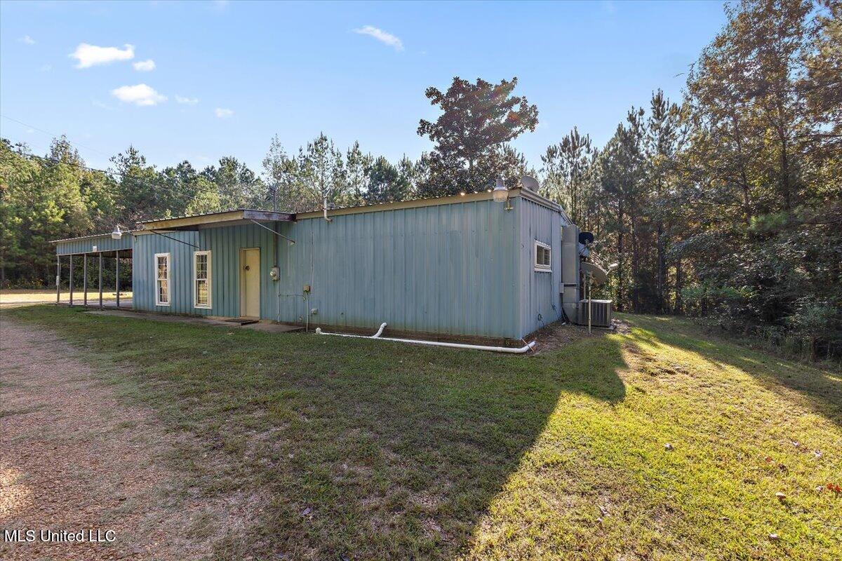 150 Blackhawk Drive Property Photo 4