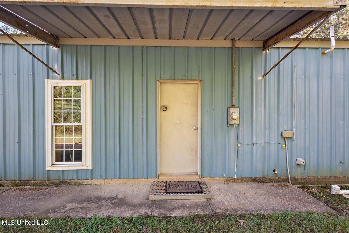 150 Blackhawk Drive Property Photo 5