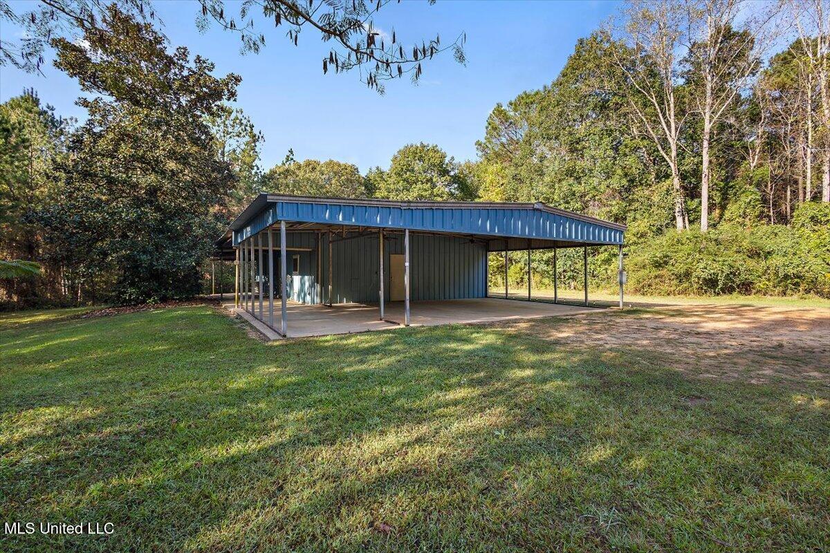 150 Blackhawk Drive Property Photo 7