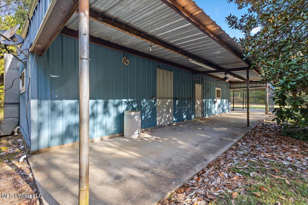 150 Blackhawk Drive Property Photo 23