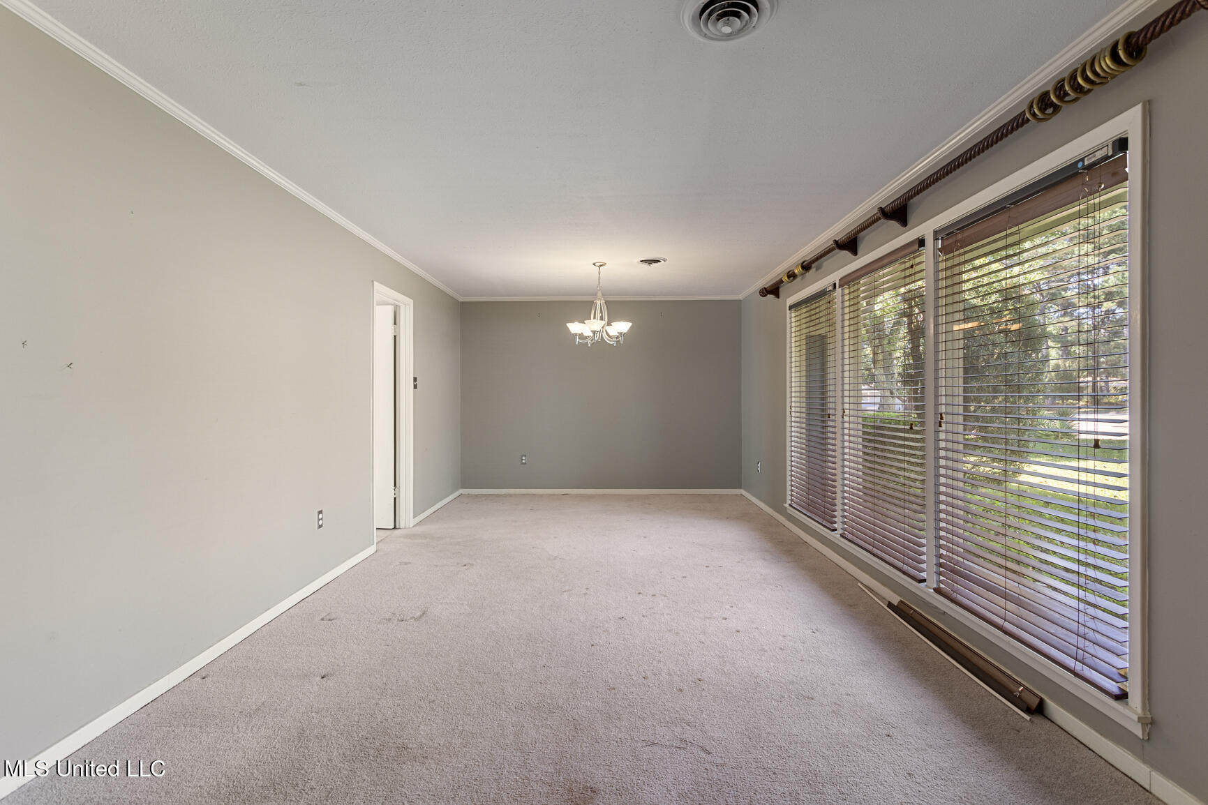 5107 Venetian Way Property Photo 3