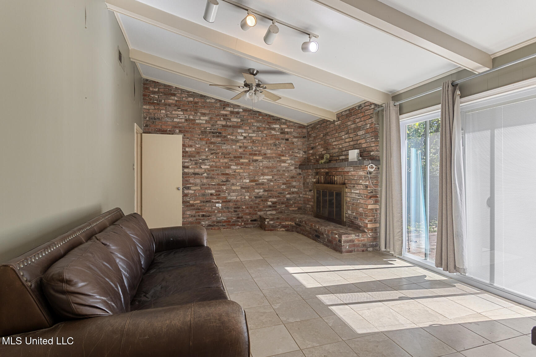 5107 Venetian Way Property Photo 5