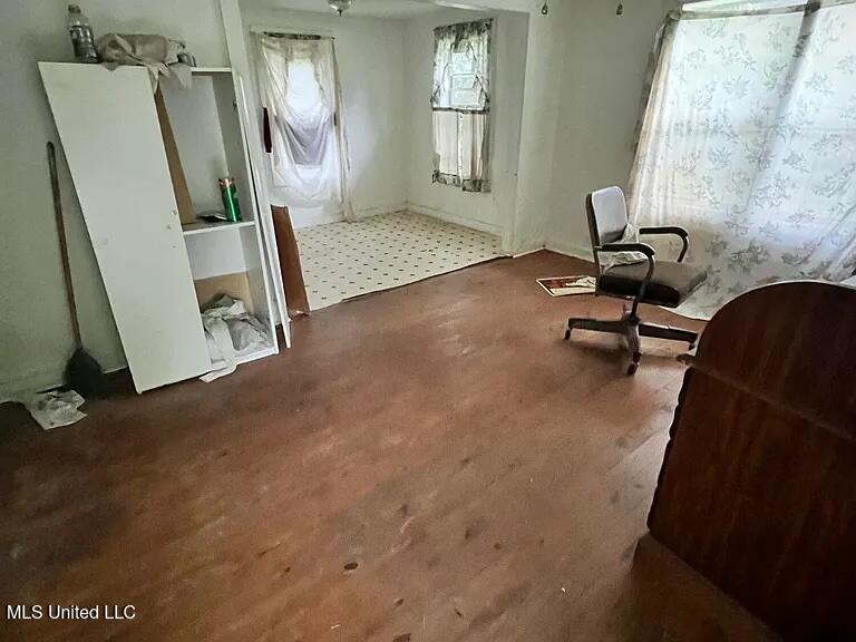 1911 Gordon Street Property Photo 2