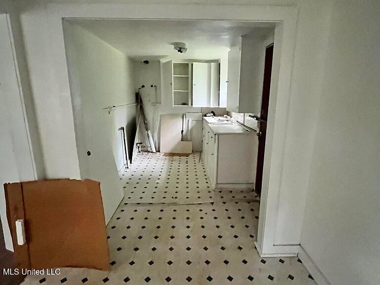 1911 Gordon Street Property Photo 3