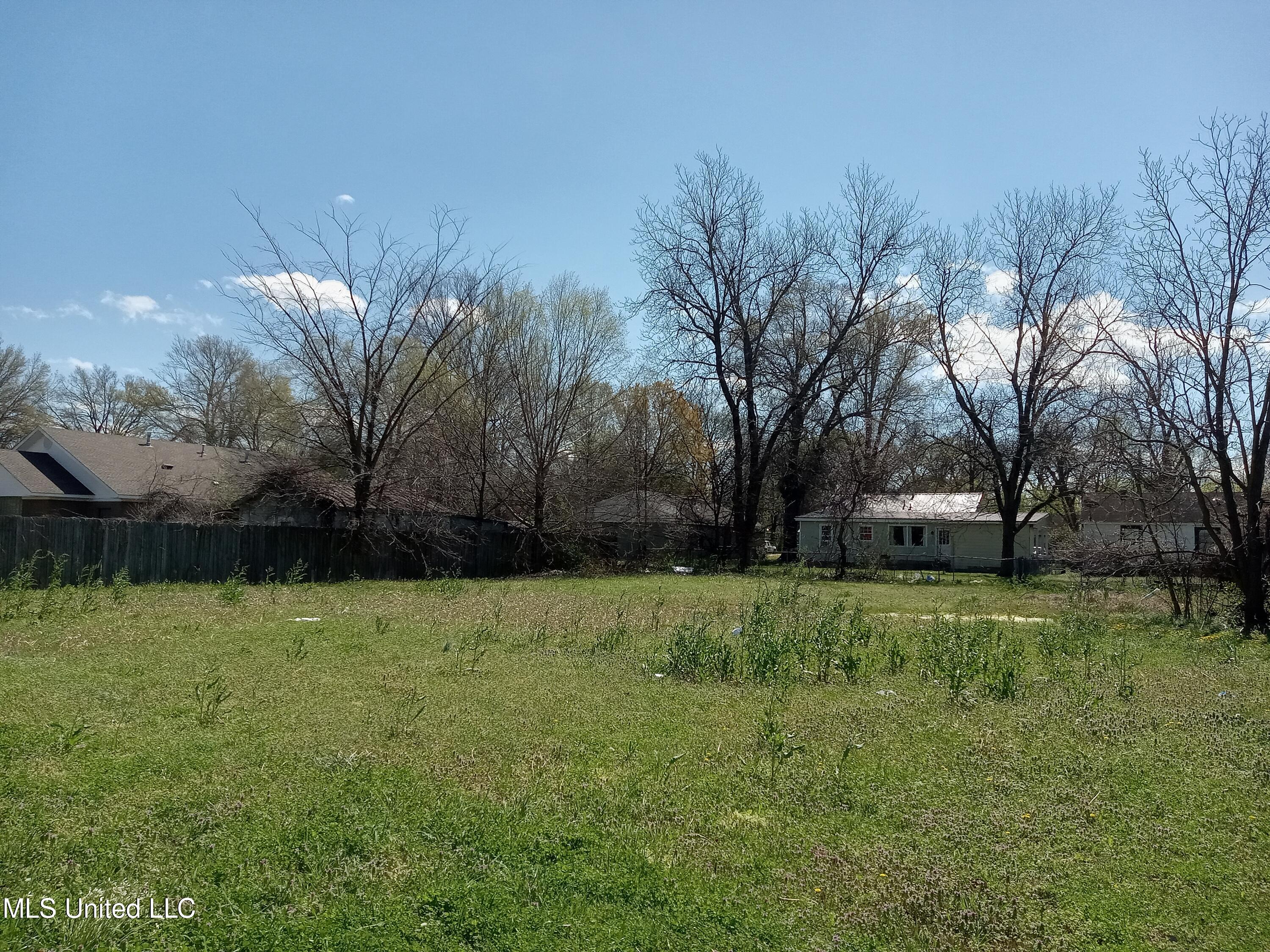 417 W Highway 82 Property Photo 2