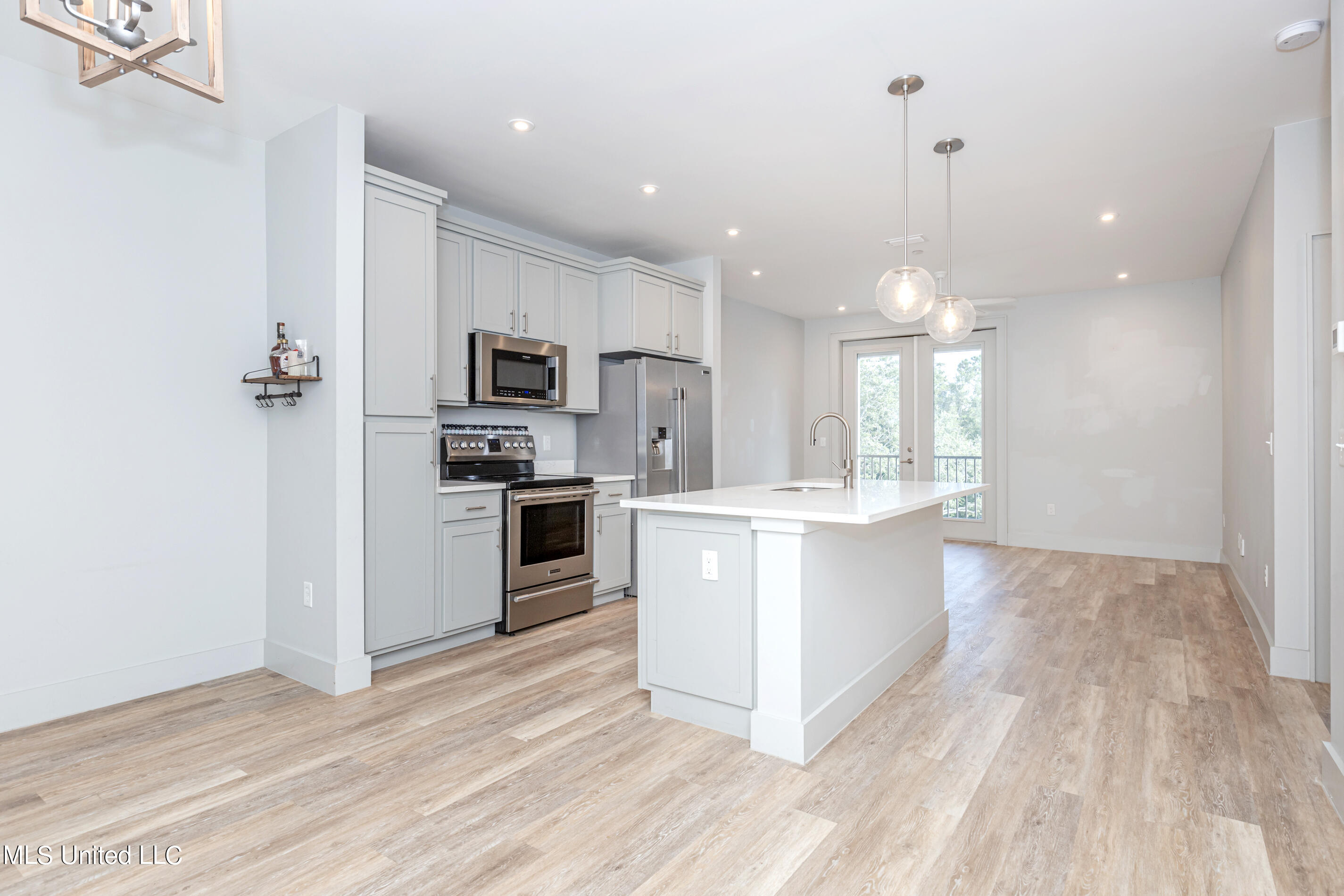 2501 Bienville Boulevard Property Photo 4