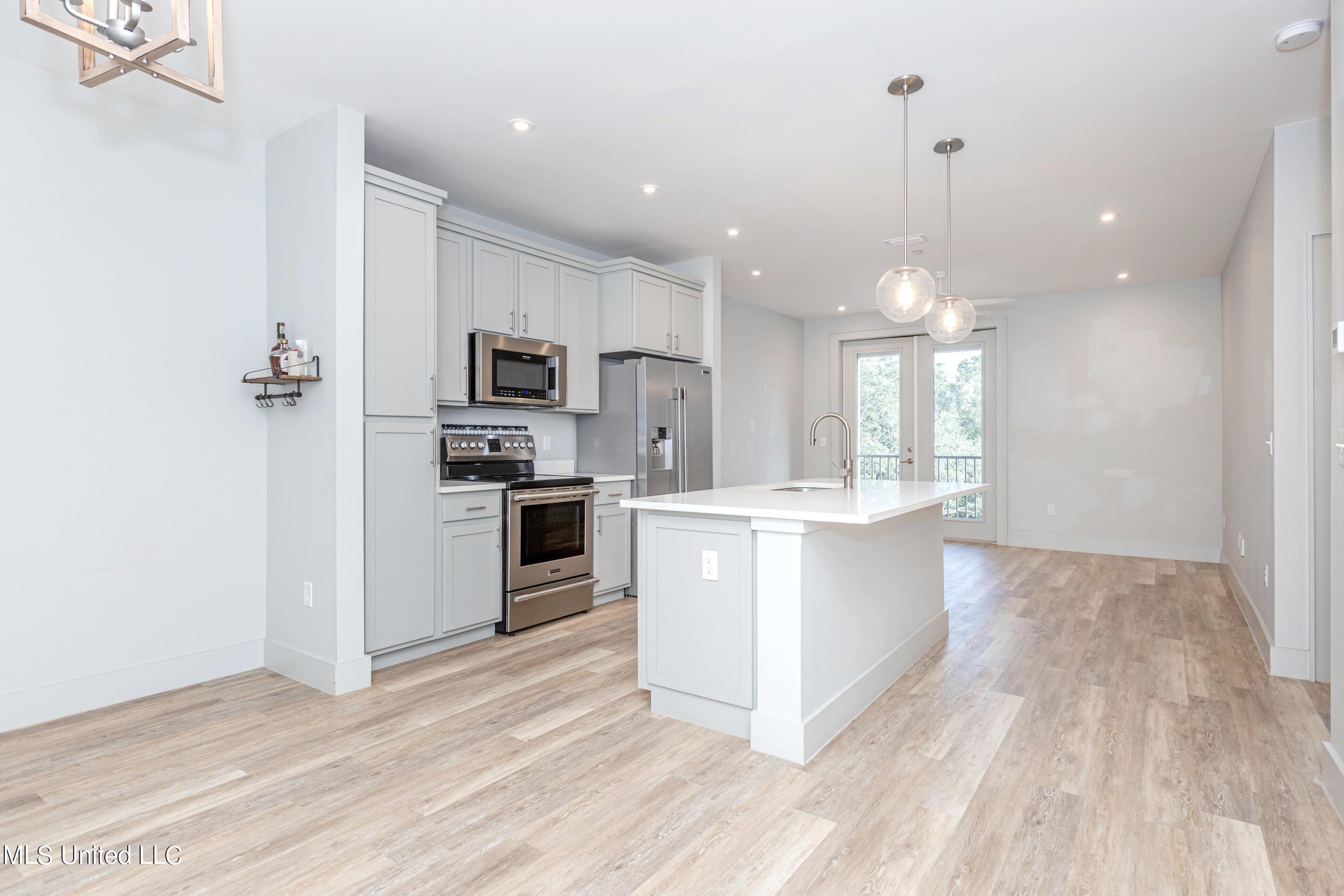 2501 Bienville Boulevard Property Photo 5