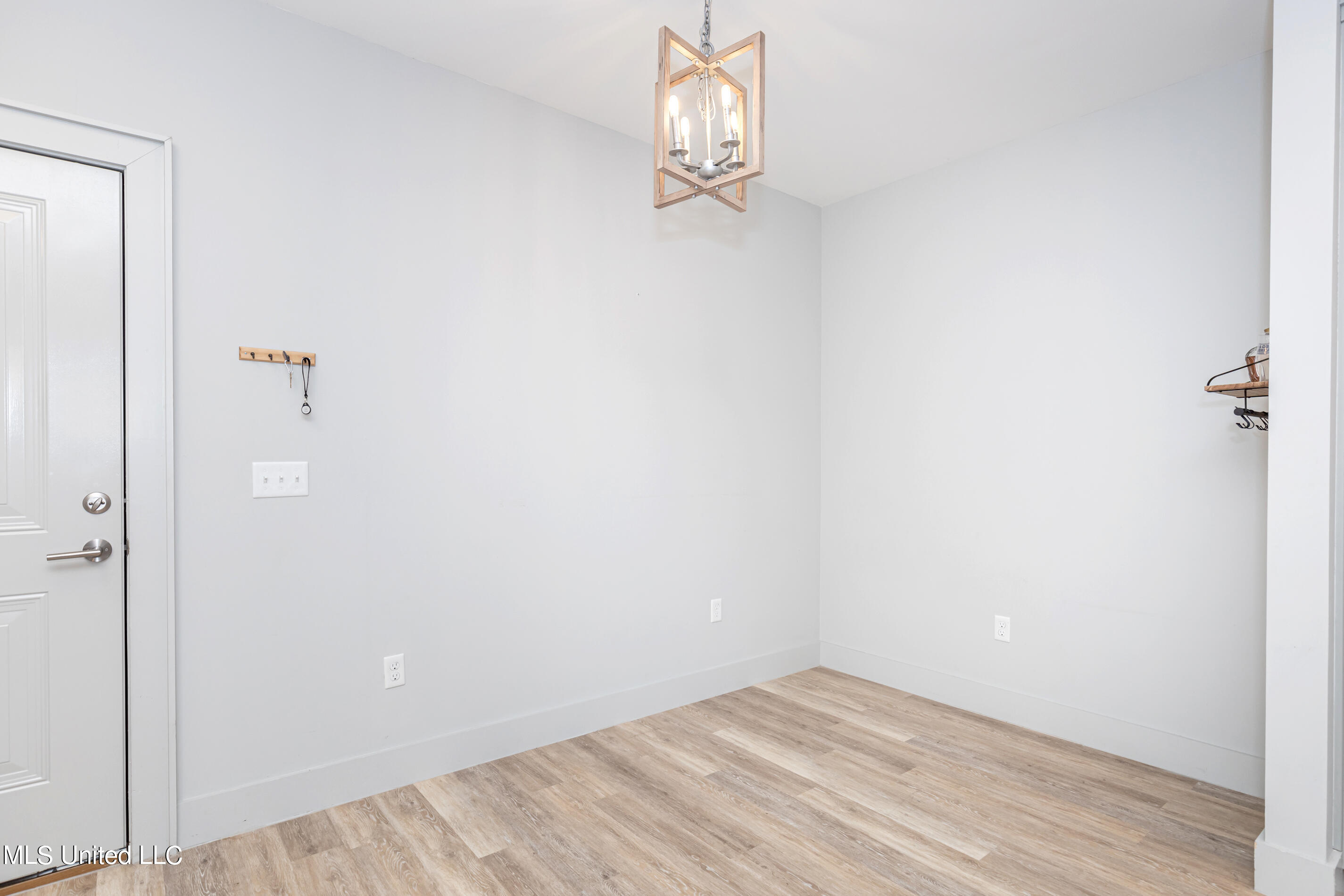 2501 Bienville Boulevard Property Photo 6