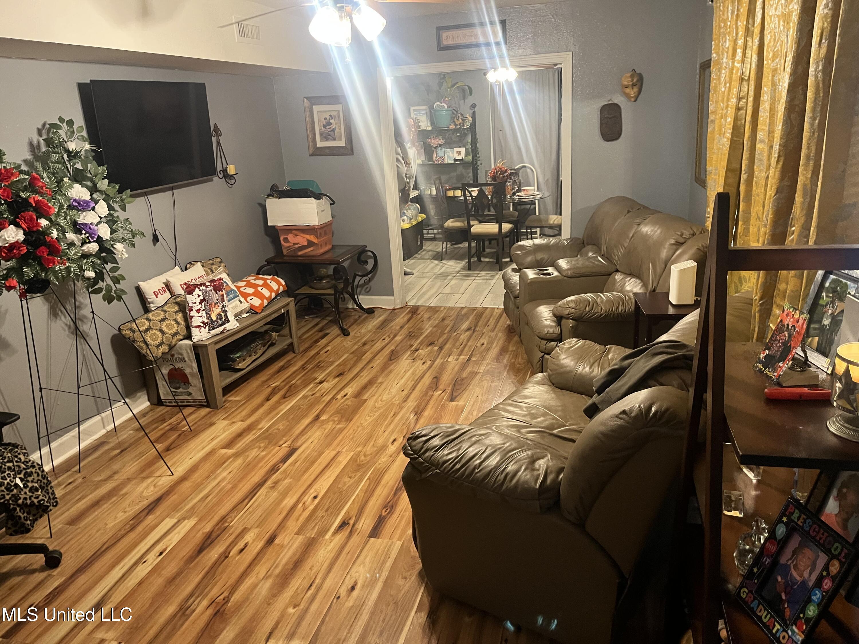 3632 Meadow Lane Property Photo 2