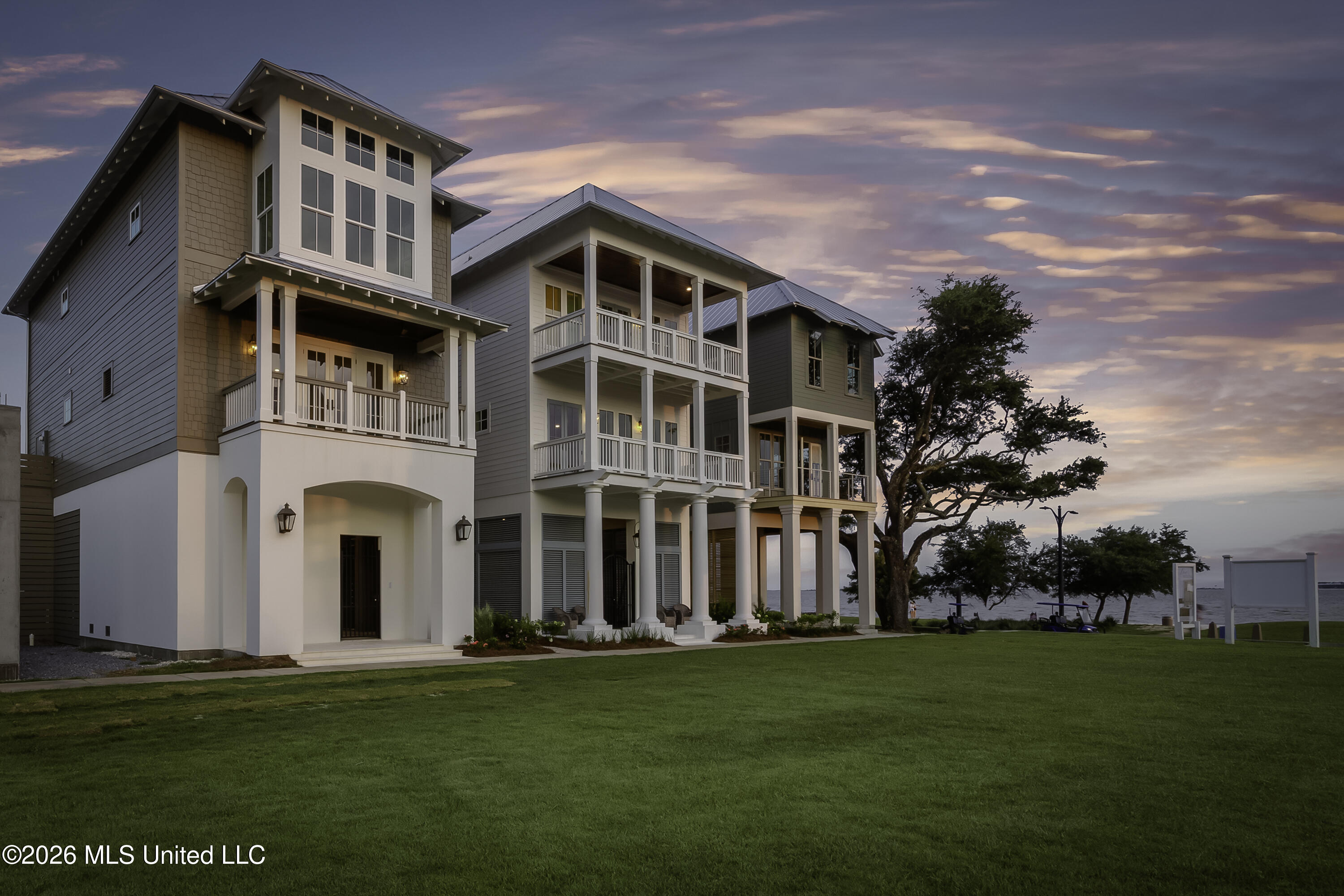 102 S Beach Drive Property Photo 1