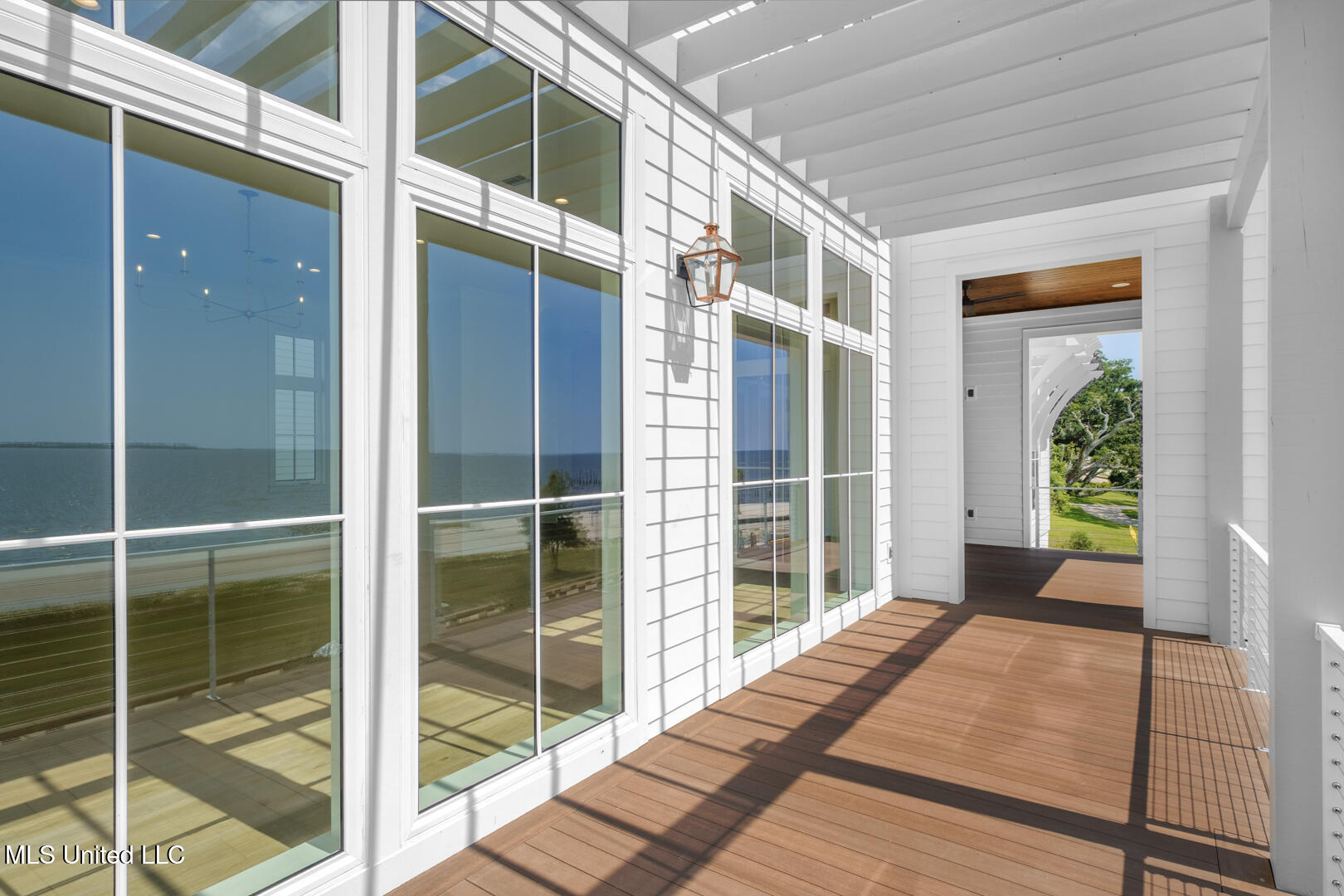 102 S Beach Drive Property Photo 2