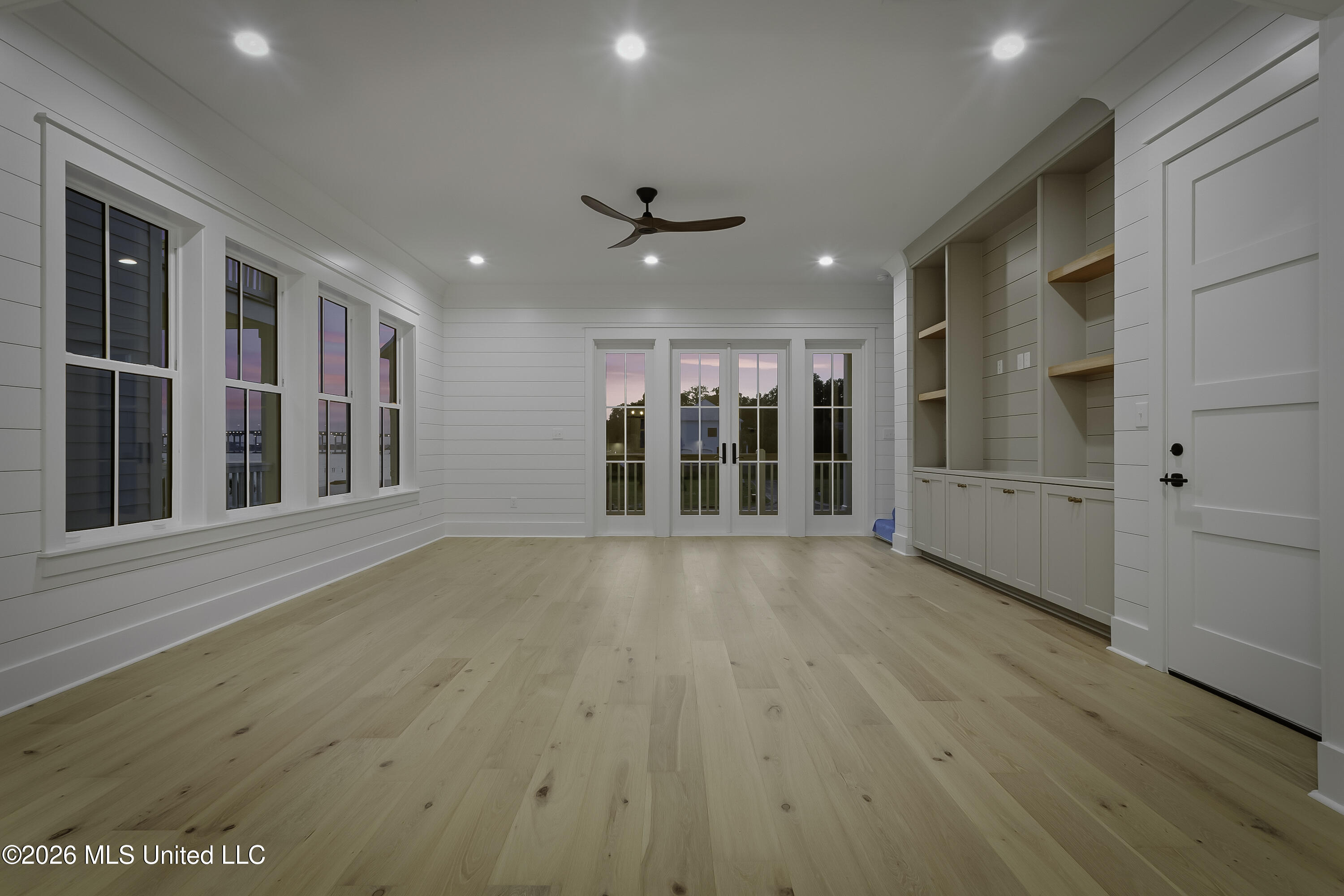 102 S Beach Drive Property Photo 7